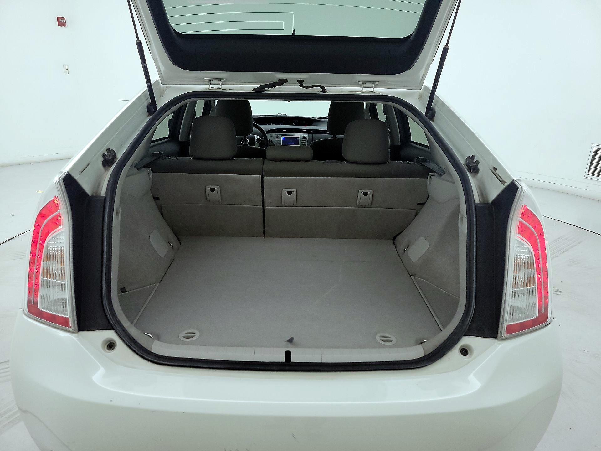 Thumbnail: 2015 Toyota Prius - 20