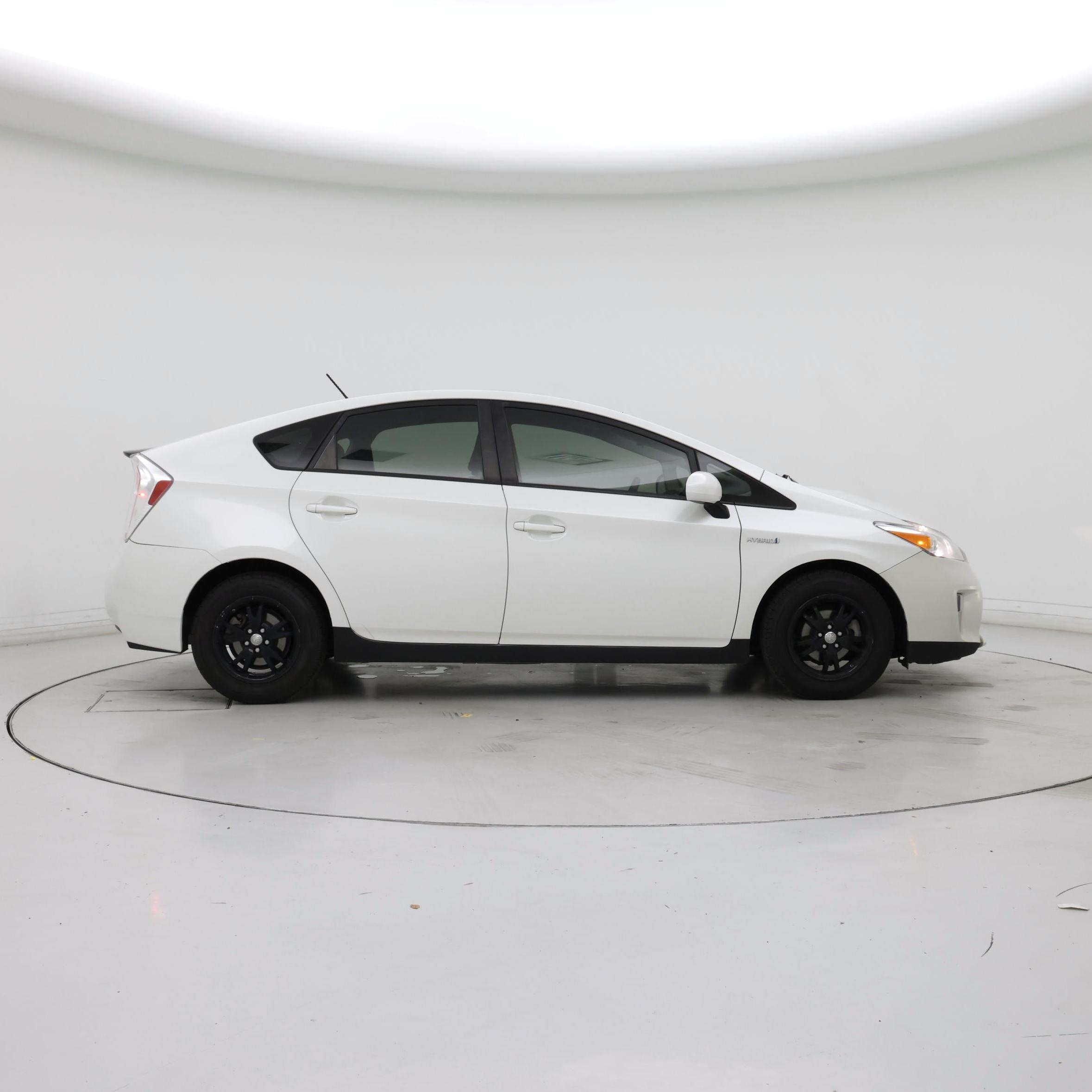 Thumbnail: 2015 Toyota Prius - 7