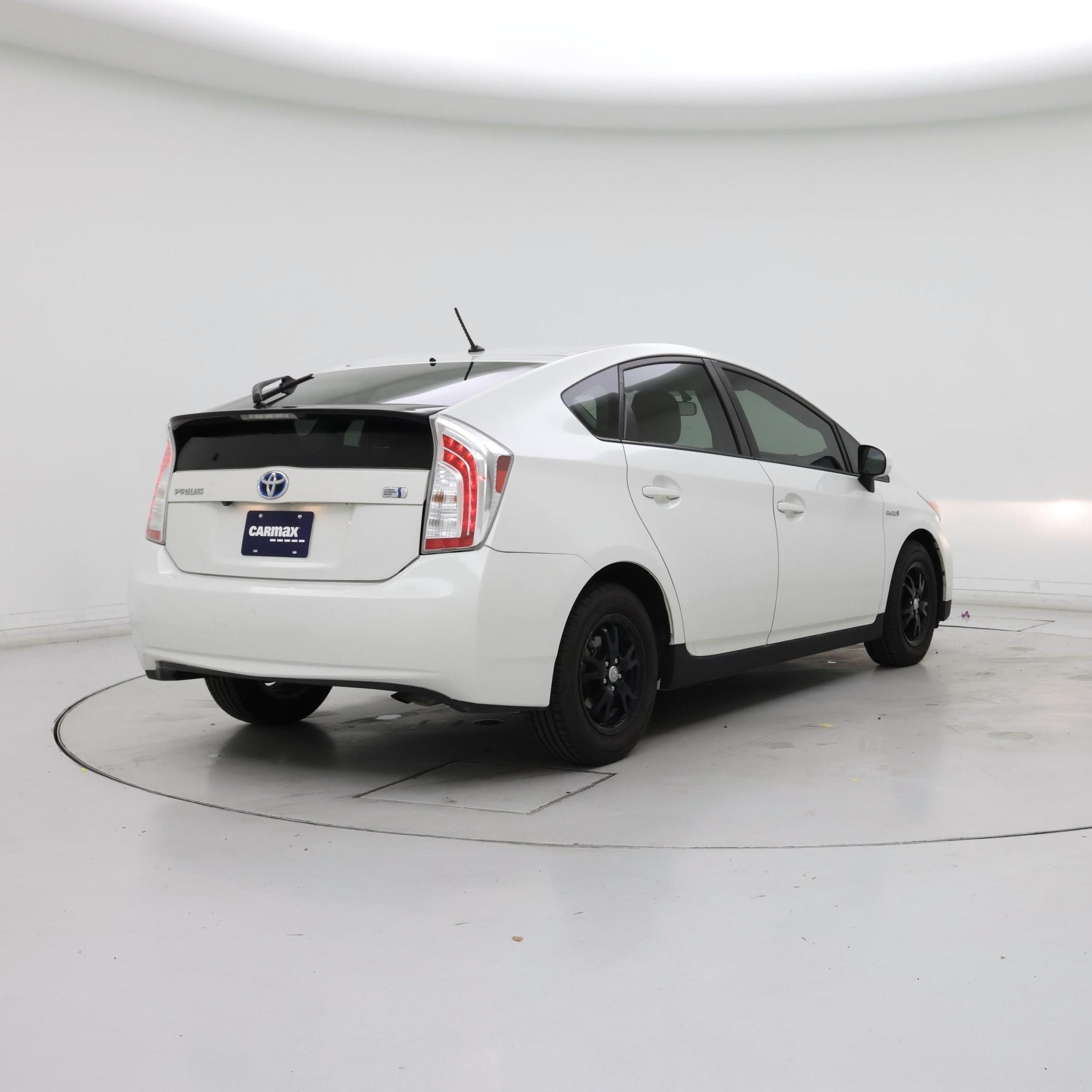 Thumbnail: 2015 Toyota Prius - 8