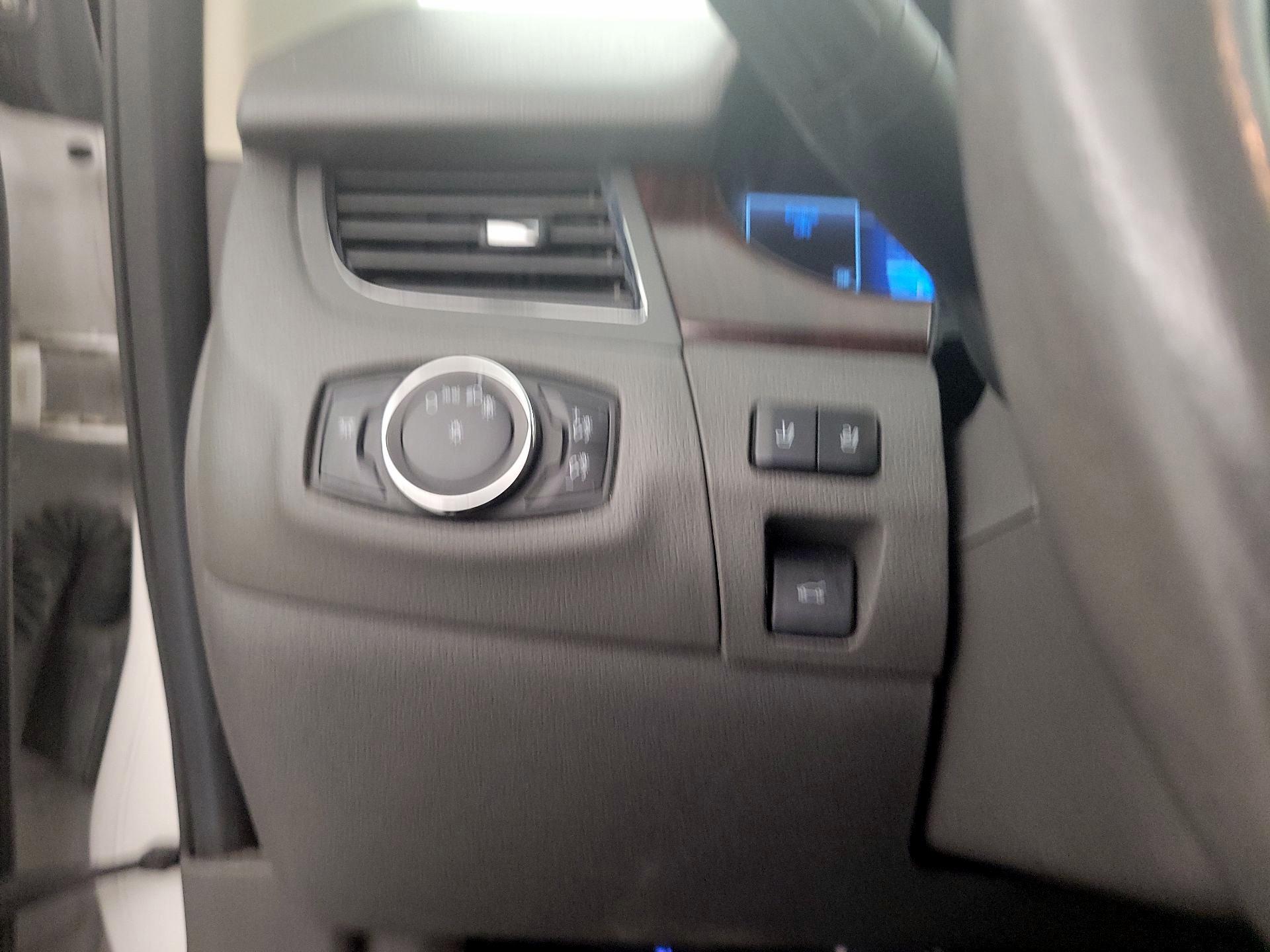 Thumbnail: 2013 Ford Edge - 13