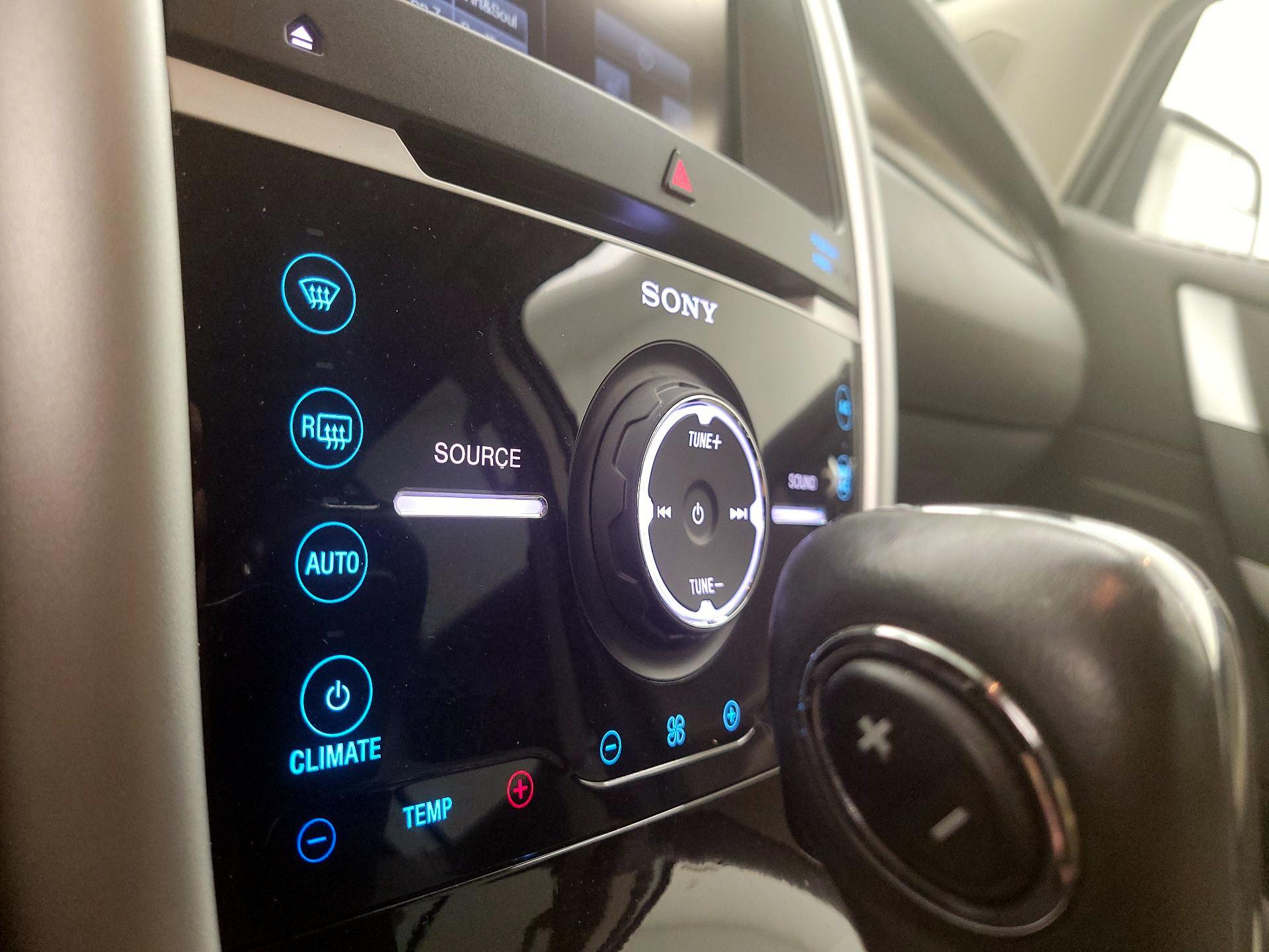 Thumbnail: 2013 Ford Edge - 17