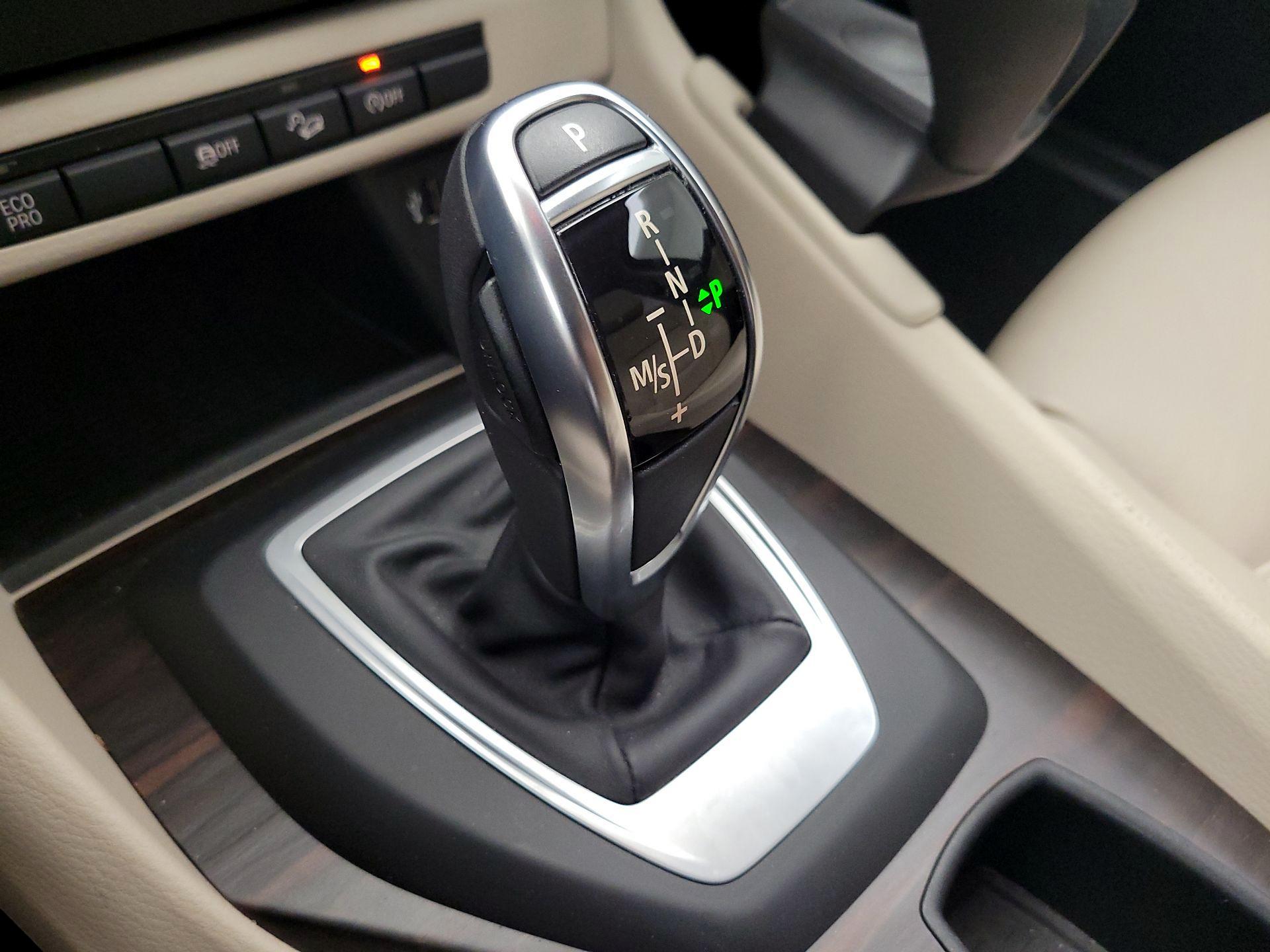 Thumbnail: 2014 BMW X1 - 16