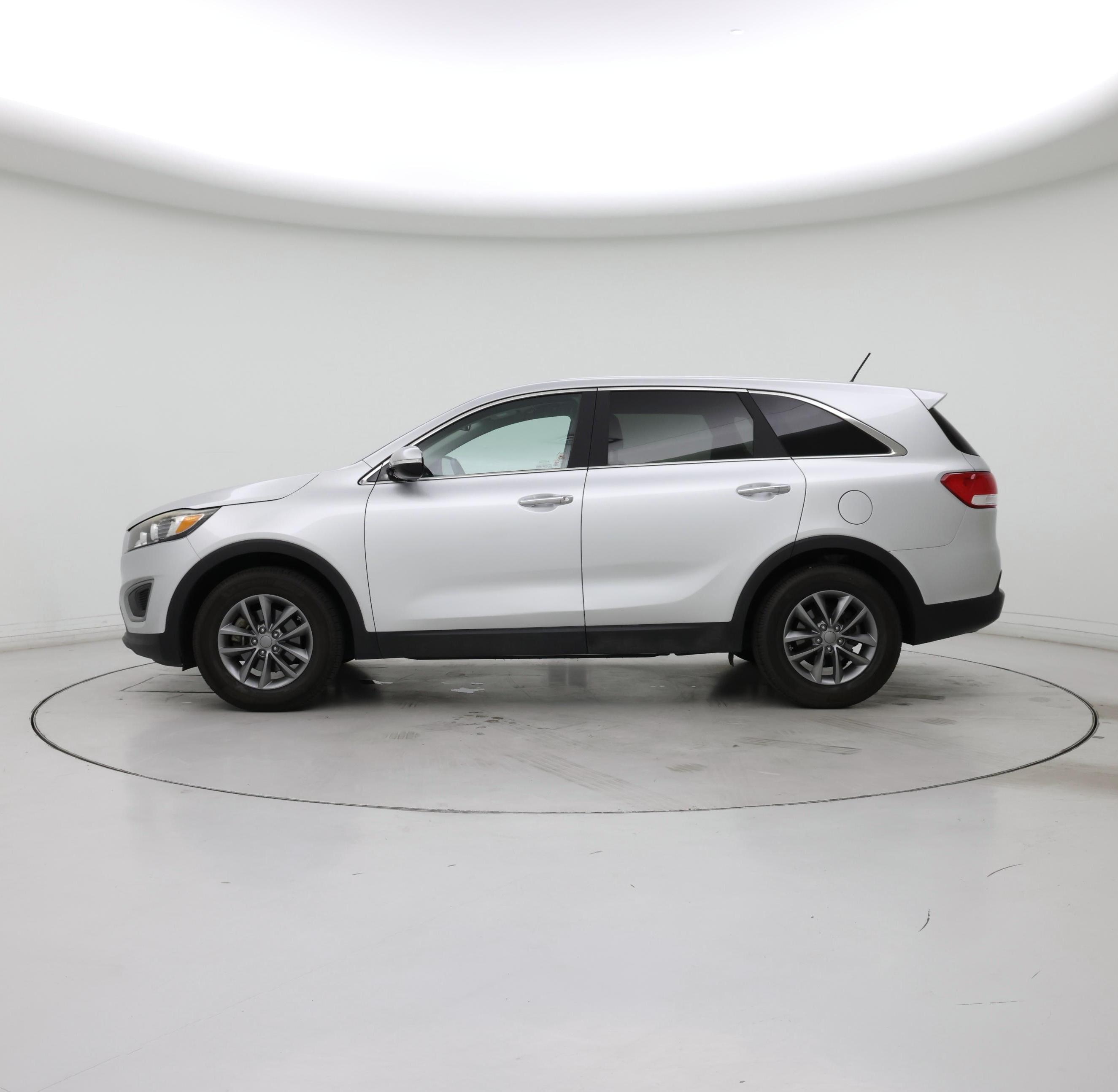 Thumbnail: 2018 Kia Sorento - 3