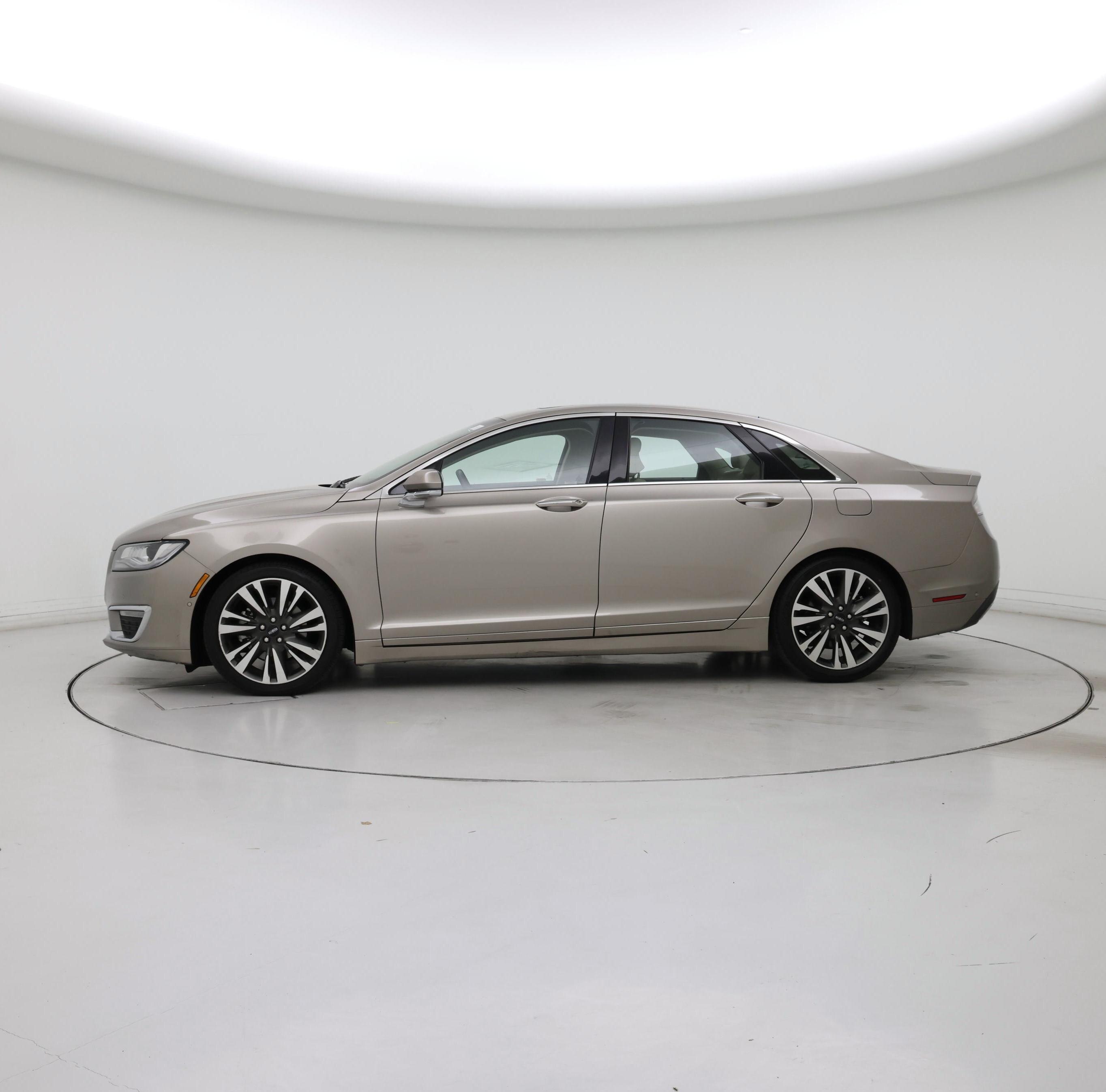 Thumbnail: 2019 Lincoln MKZ - 3