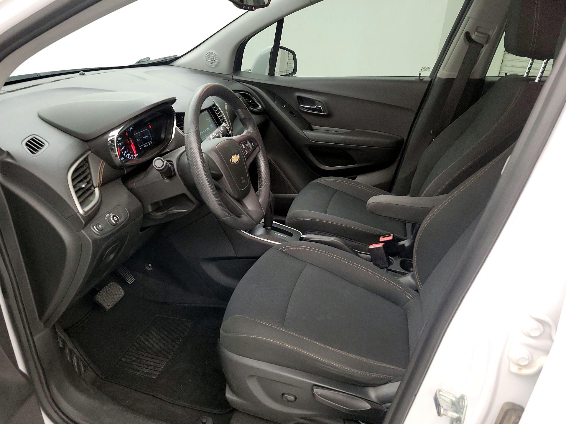 Thumbnail: 2017 Chevrolet Trax - 11