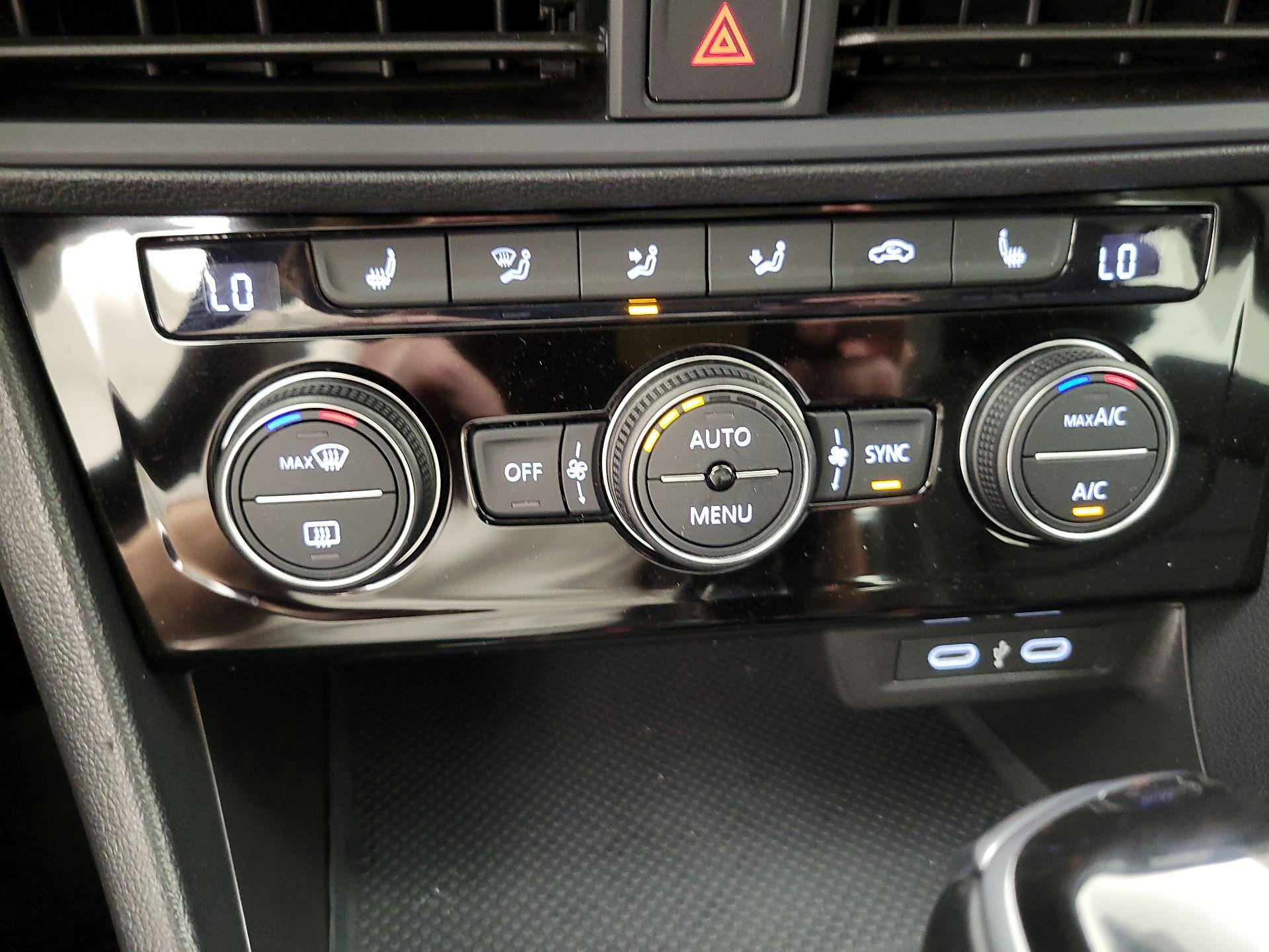 Thumbnail: 2024 Volkswagen Jetta - 14