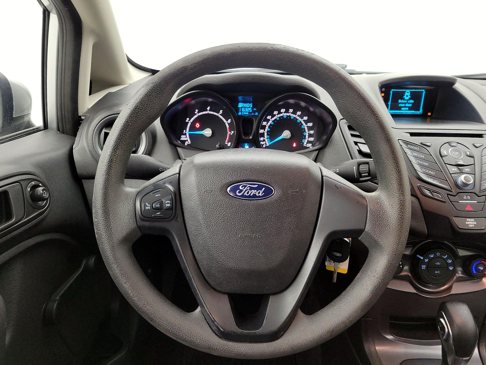 Thumbnail: 2016 Ford Fiesta - 10