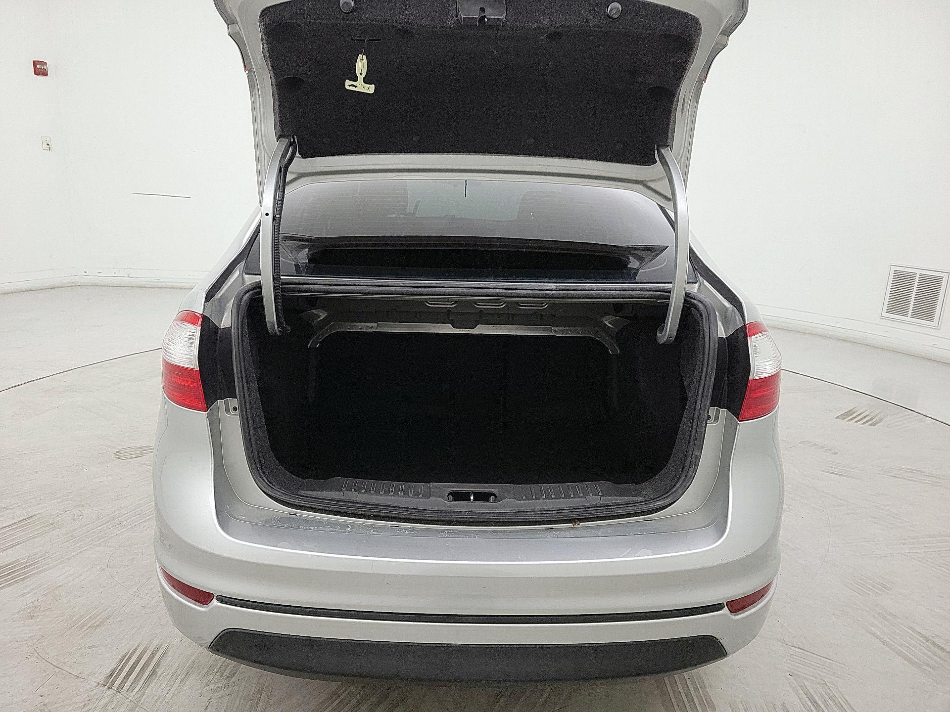 Thumbnail: 2016 Ford Fiesta - 18