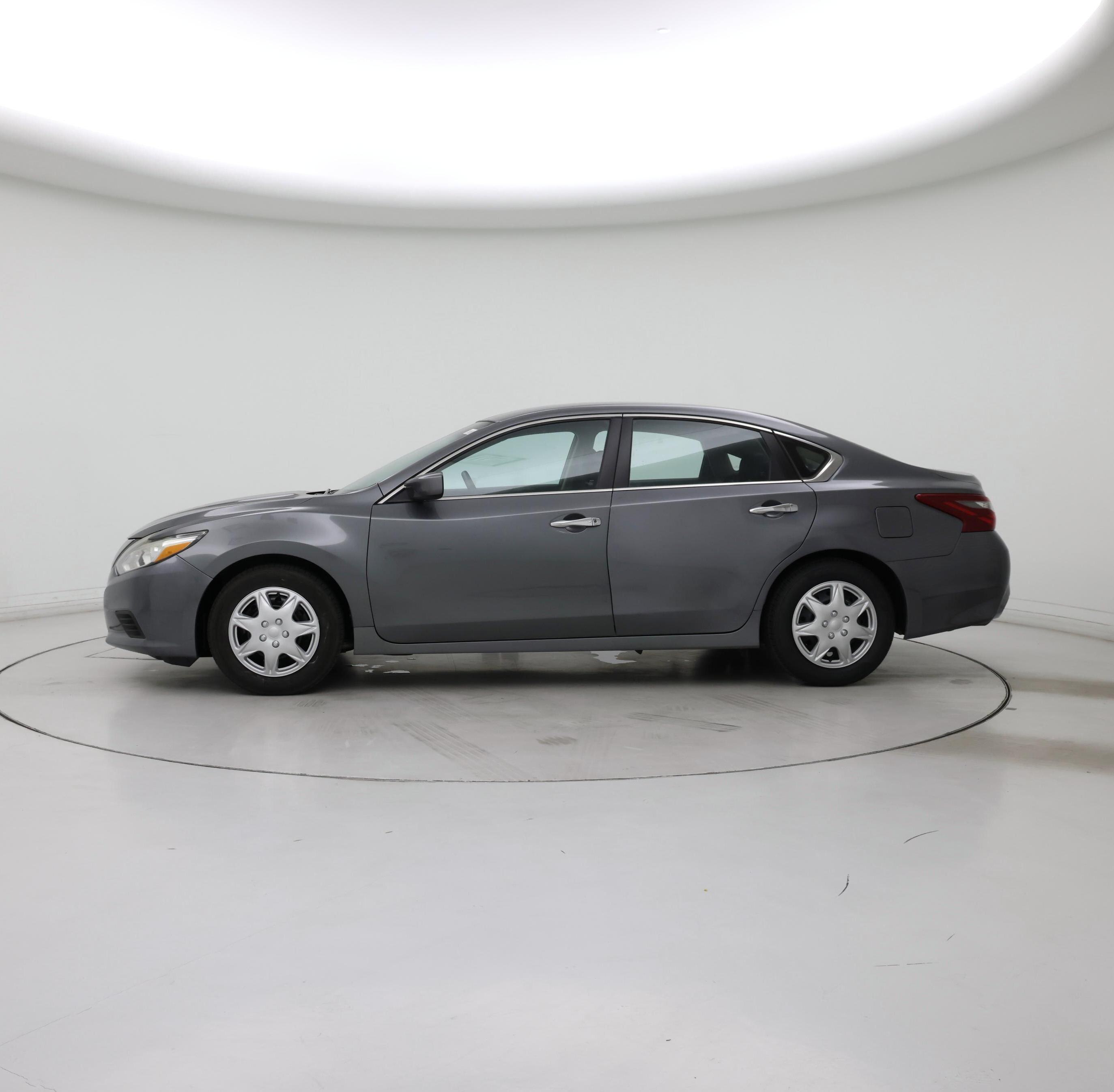 Thumbnail: 2018 Nissan Altima - 3