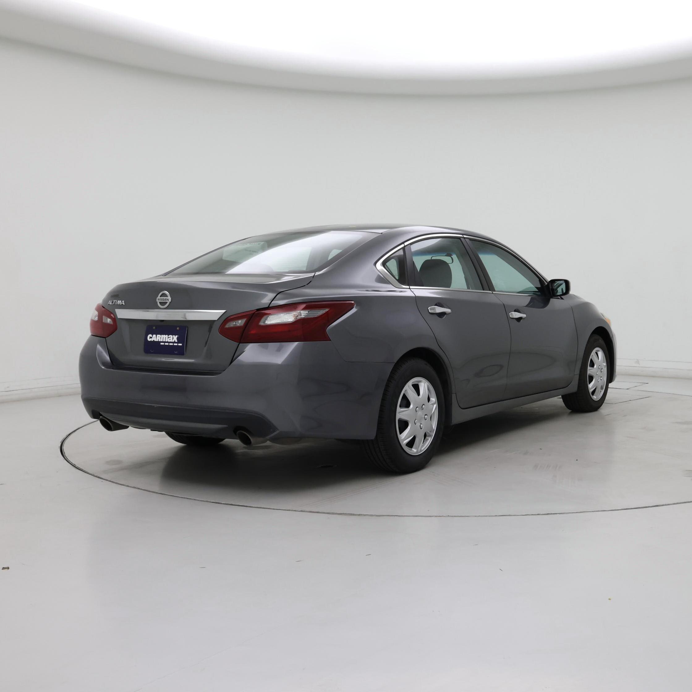 Thumbnail: 2018 Nissan Altima - 8