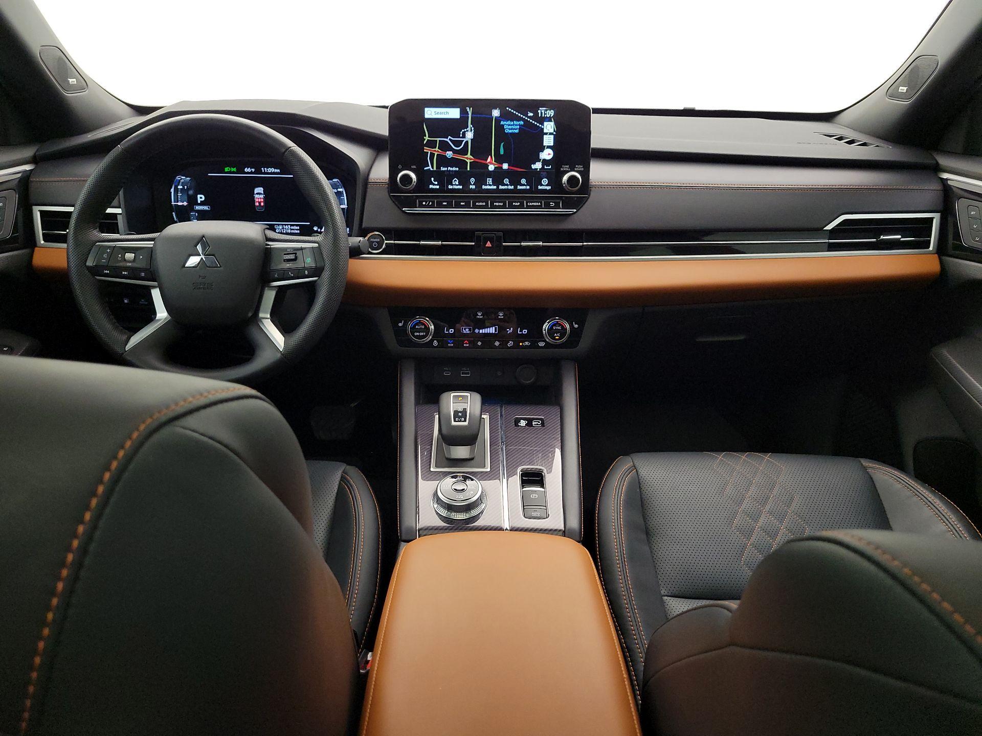 Thumbnail: 2023 Mitsubishi Outlander - 9