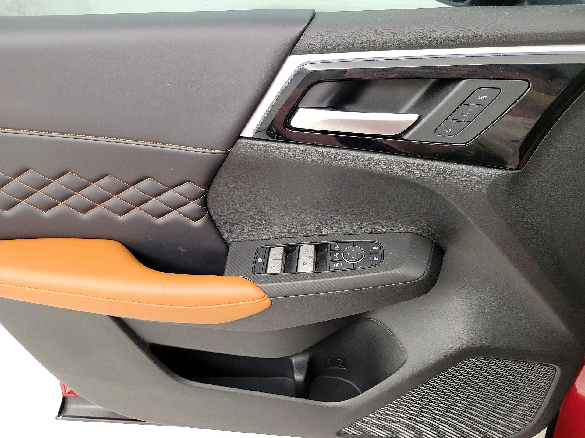 Thumbnail: 2023 Mitsubishi Outlander - 12