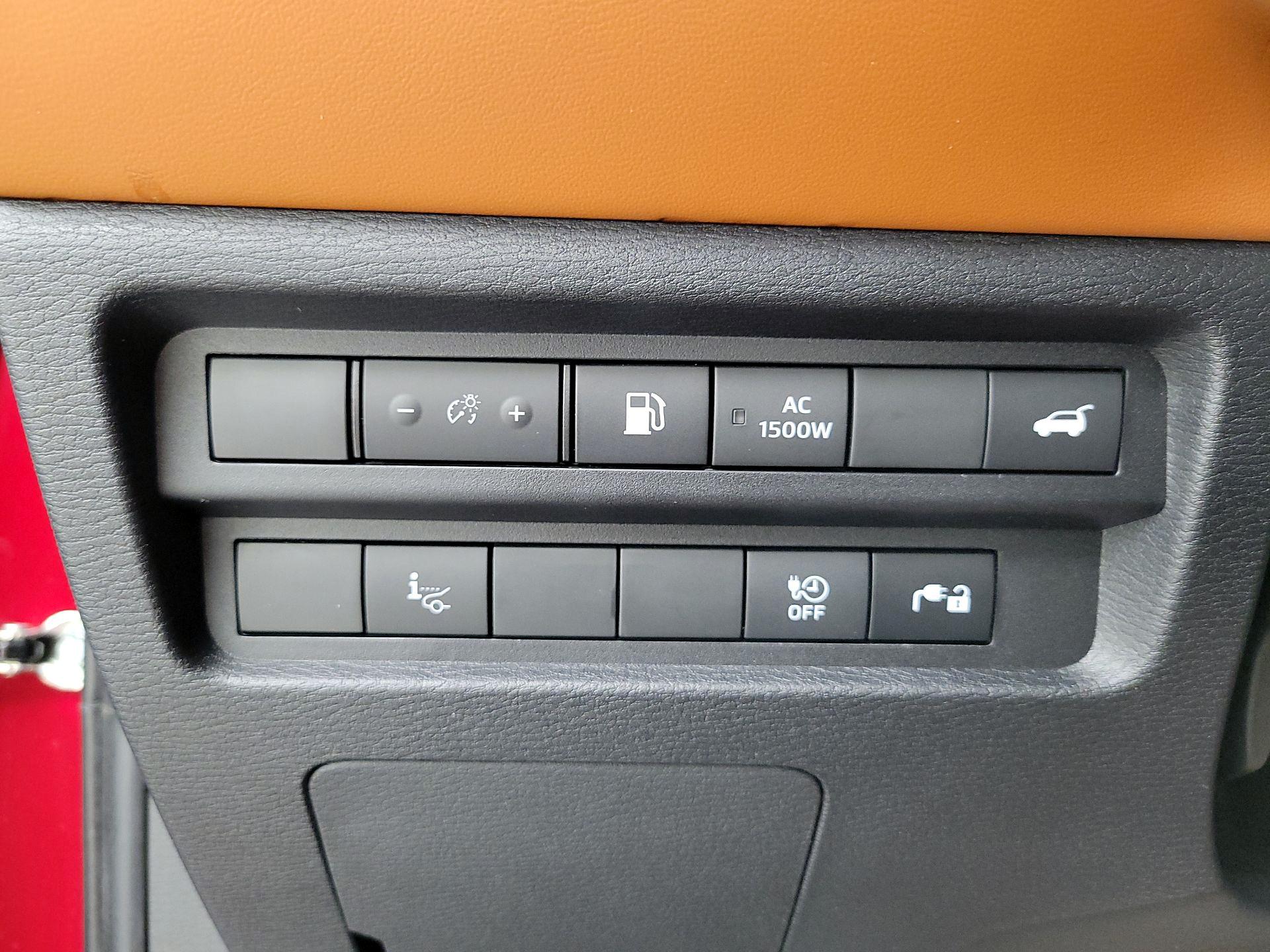 Thumbnail: 2023 Mitsubishi Outlander - 13