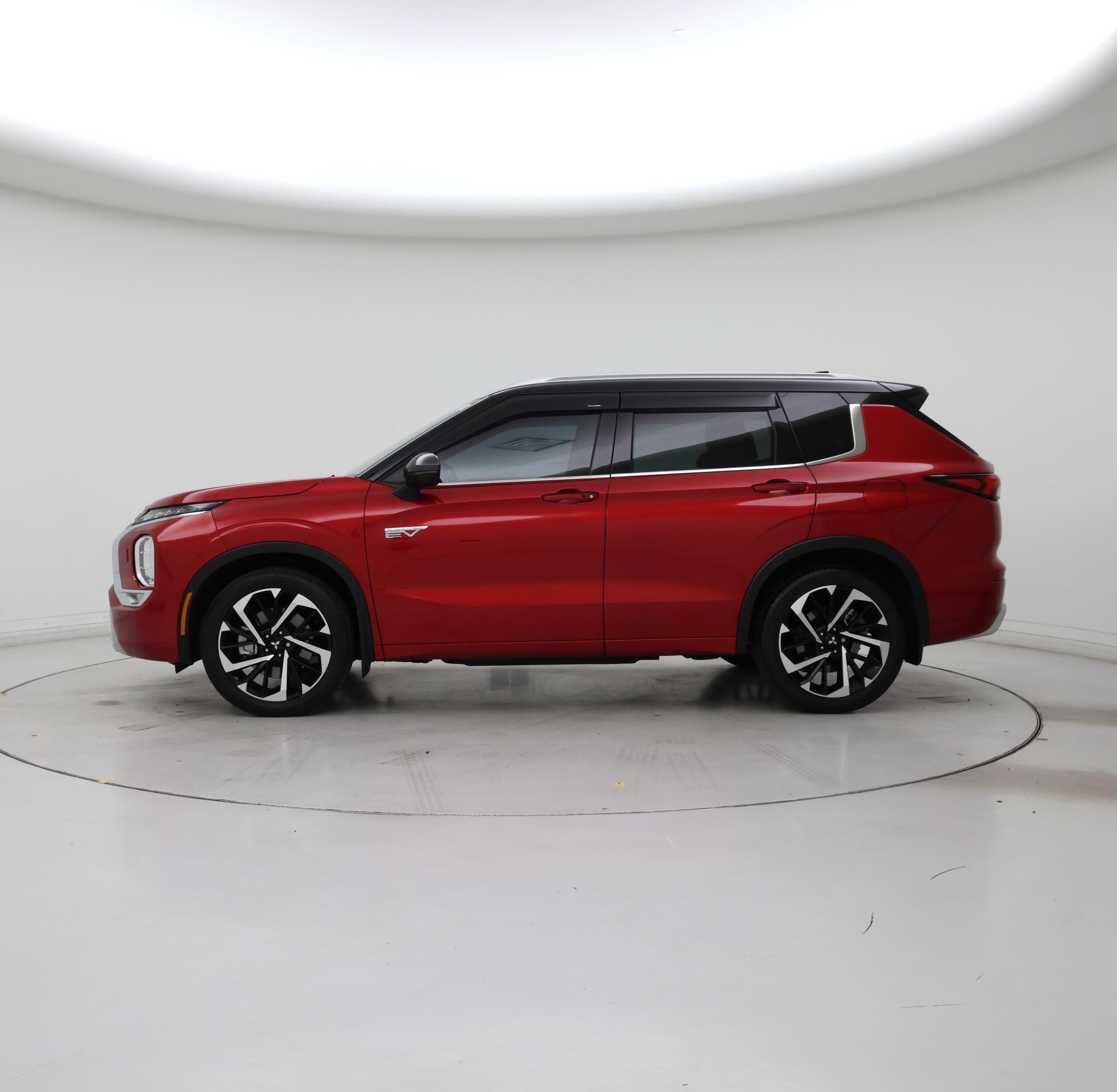 Thumbnail: 2023 Mitsubishi Outlander - 3