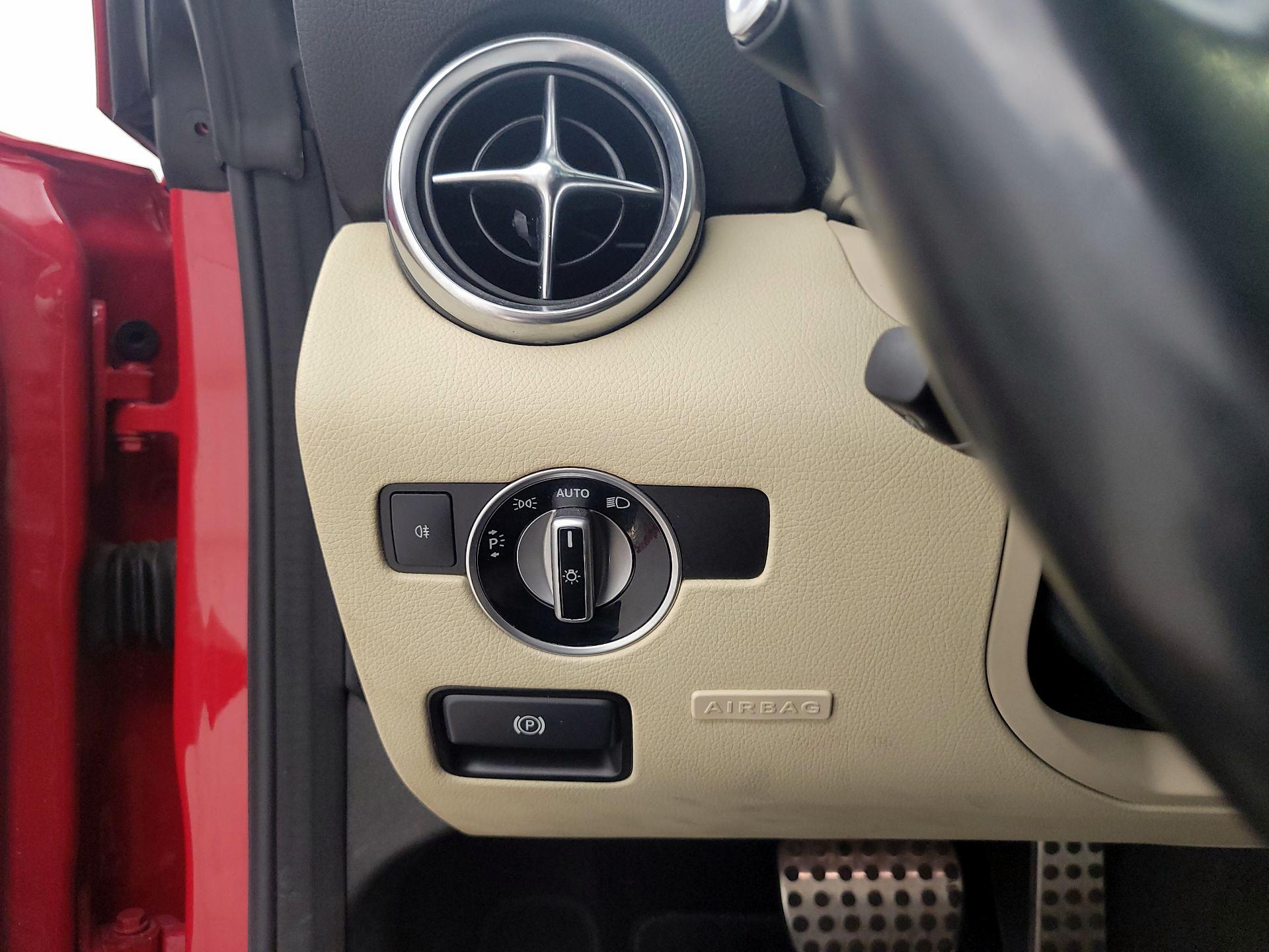 Thumbnail: 2016 Mercedes-Benz SLK - 13