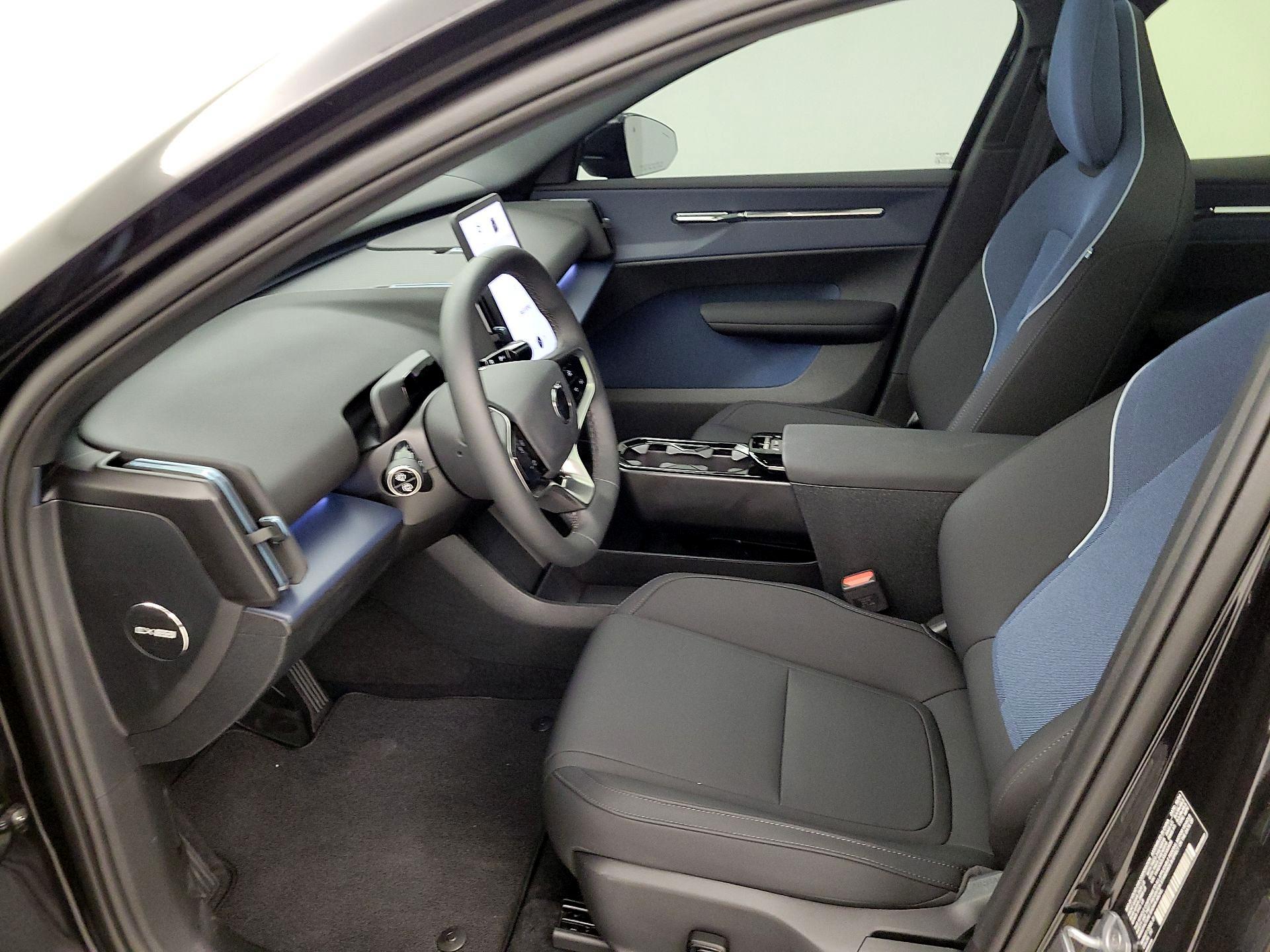 Thumbnail: 2025 Volvo EX30 - 11