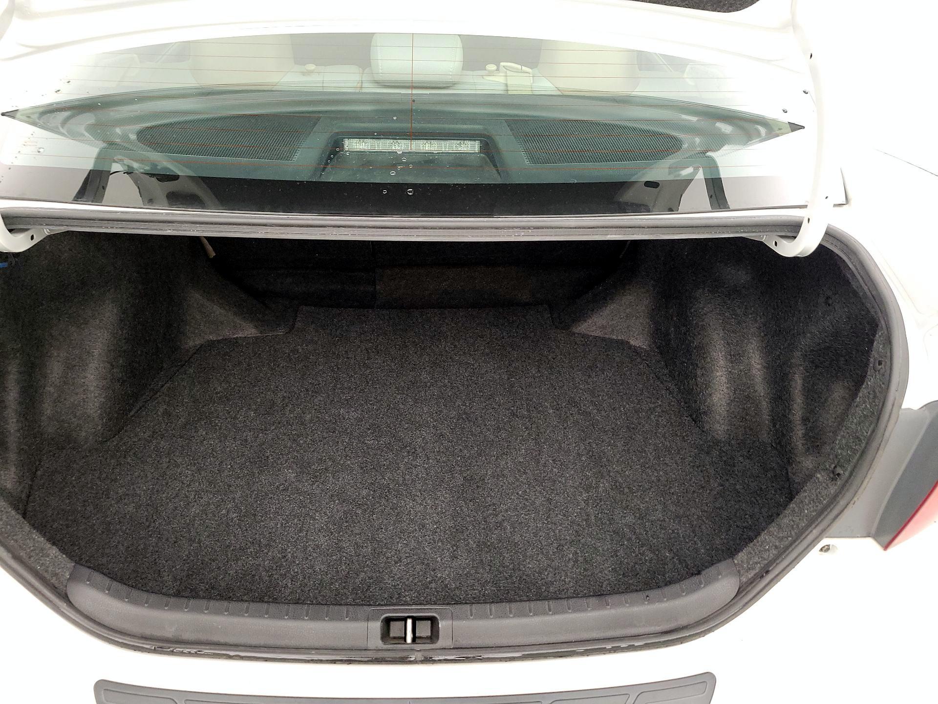 Thumbnail: 2015 Toyota Corolla - 16
