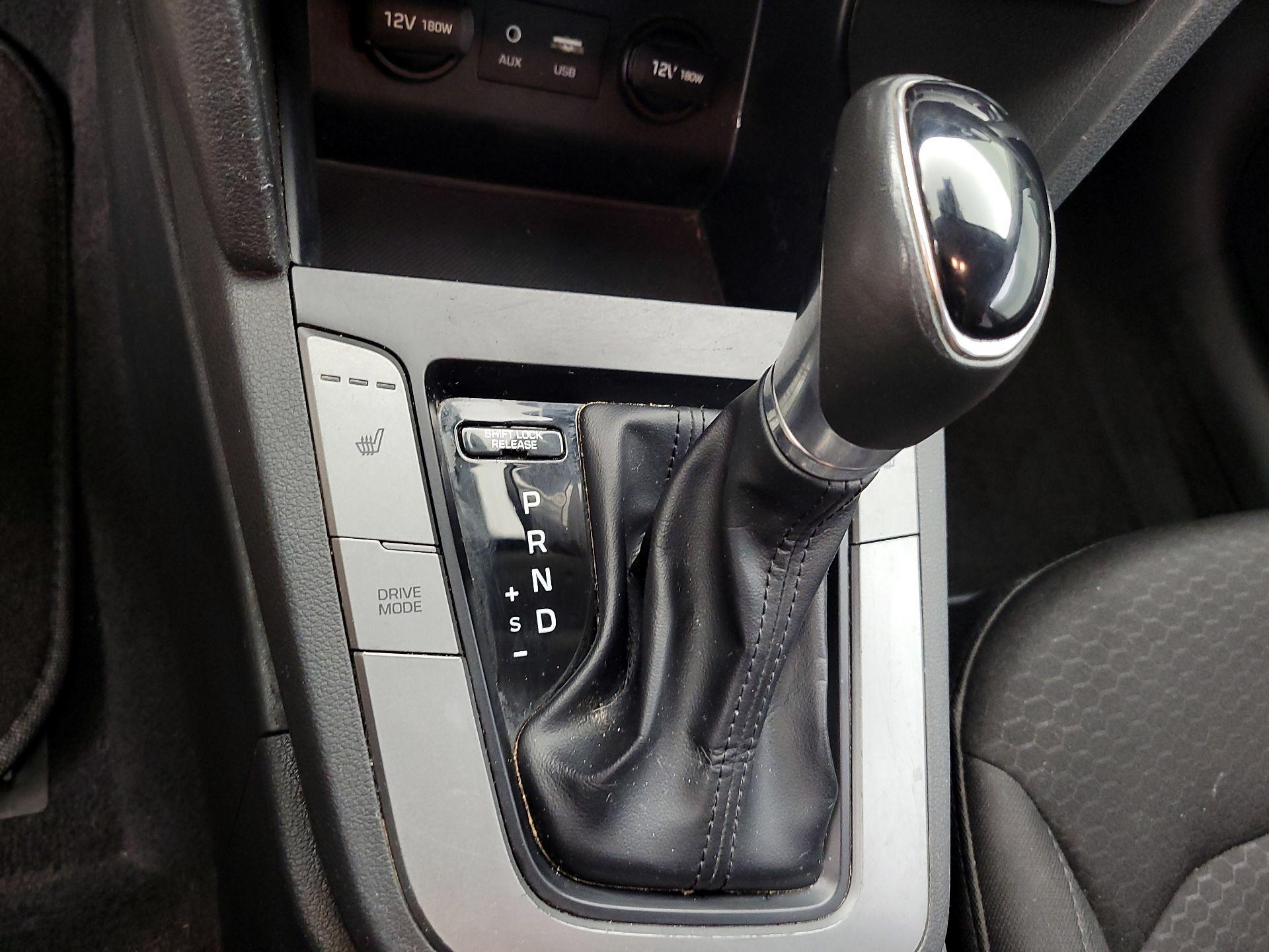 Thumbnail: 2019 Hyundai Elantra - 17