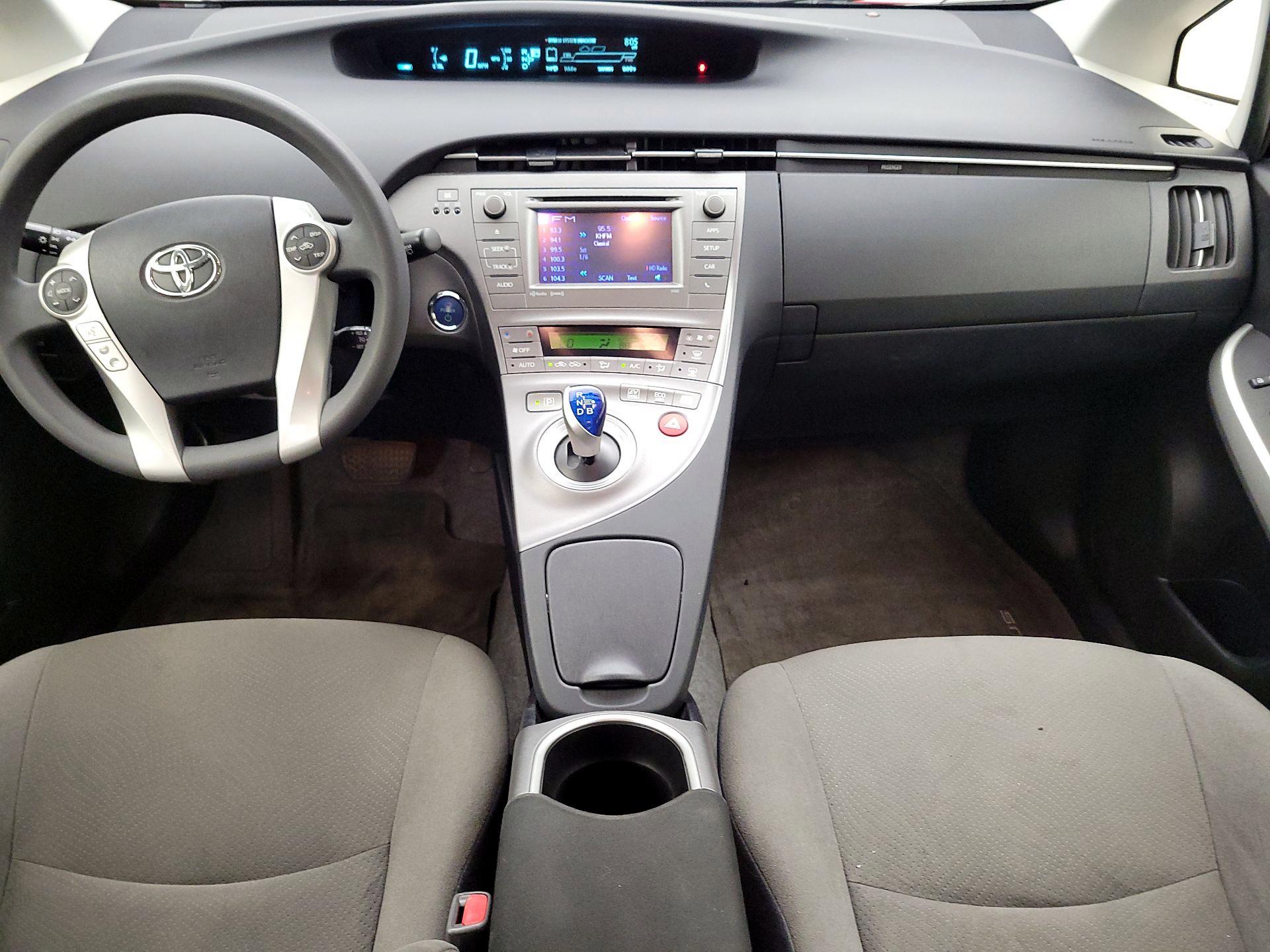 Thumbnail: 2015 Toyota Prius - 9