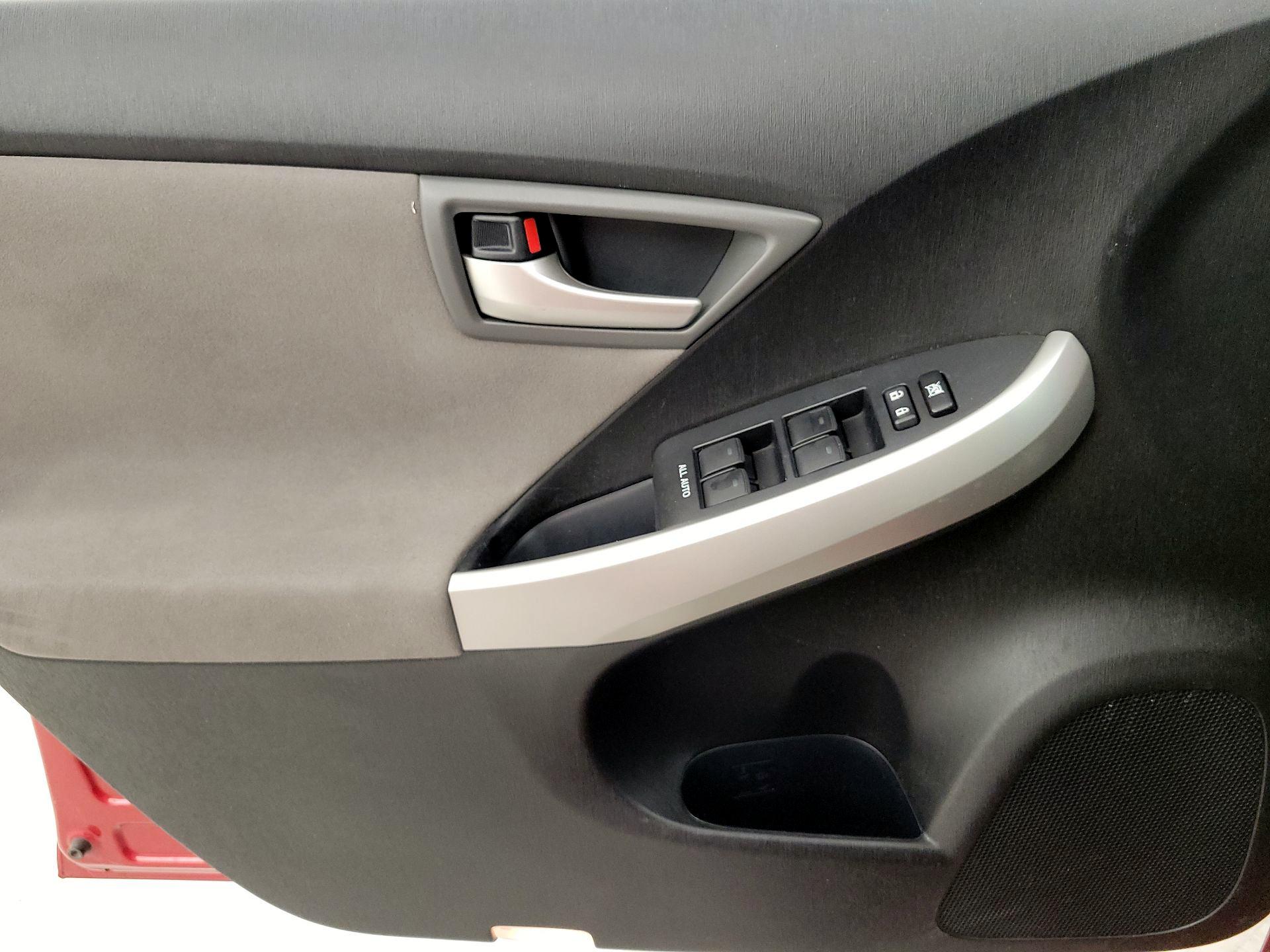 Thumbnail: 2015 Toyota Prius - 12