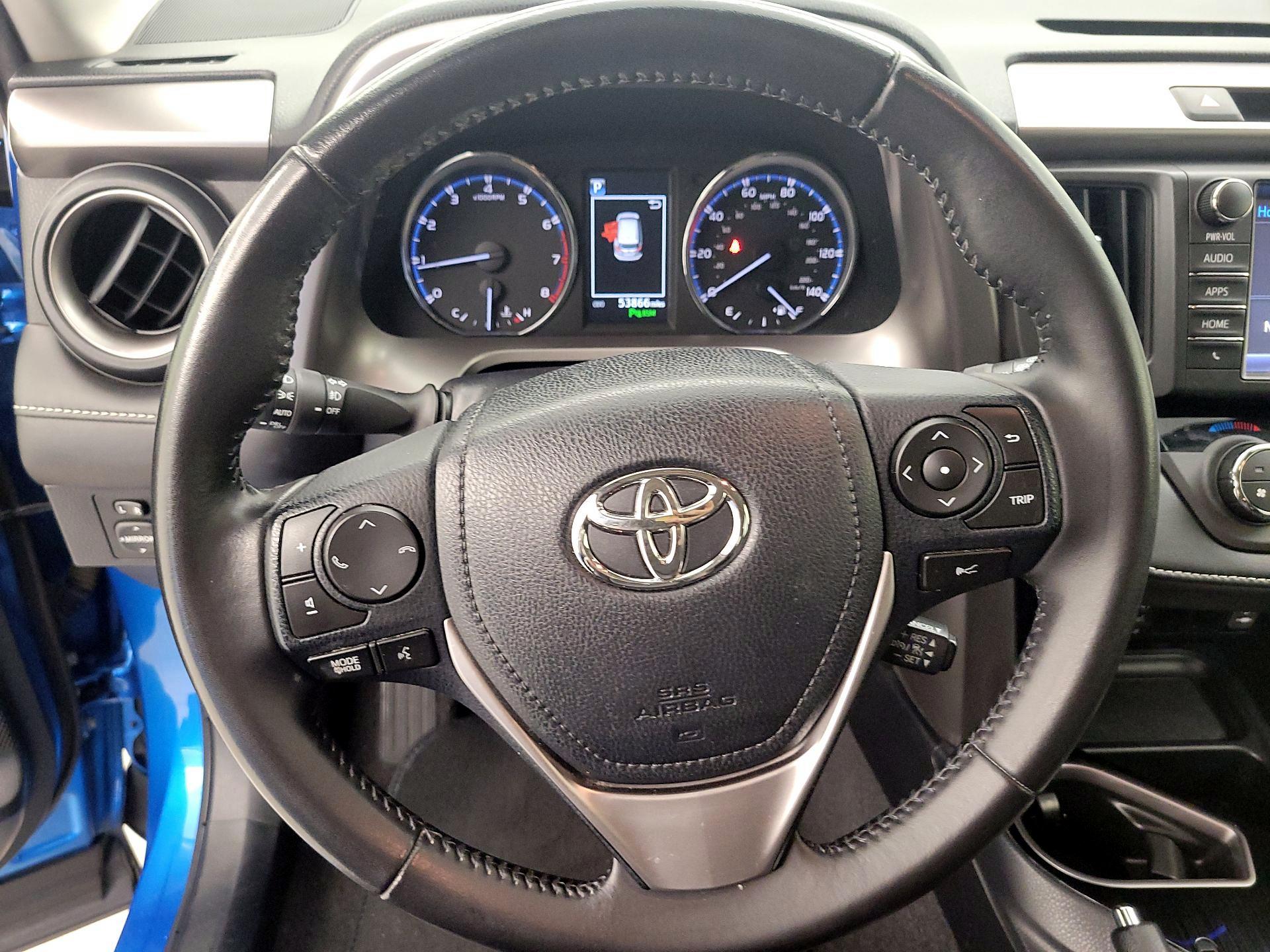 Thumbnail: 2016 Toyota RAV4 - 10