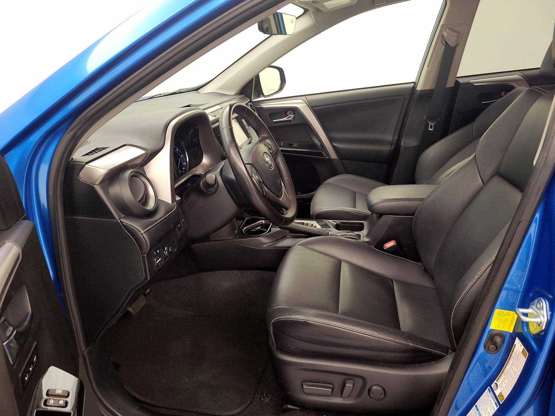 Thumbnail: 2016 Toyota RAV4 - 11