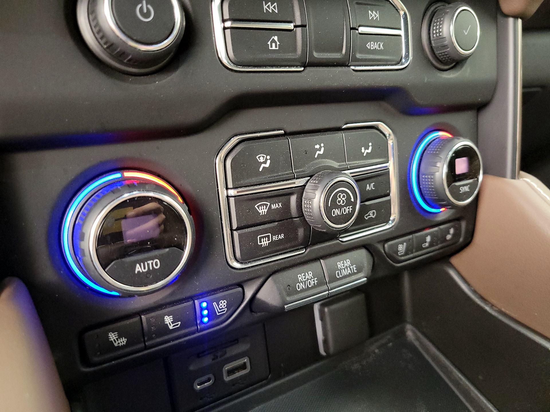 Thumbnail: 2021 Chevrolet Tahoe - 16