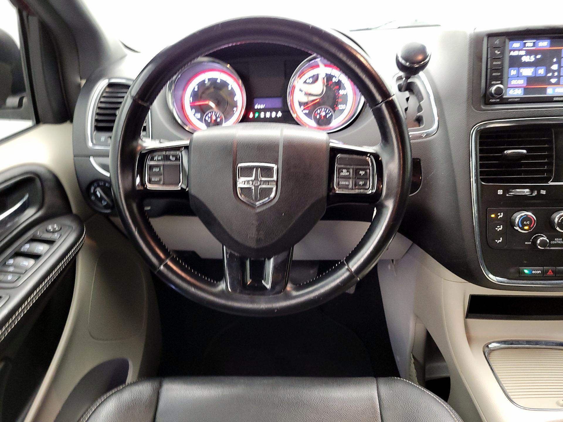 Thumbnail: 2020 Dodge Grand Caravan - 10