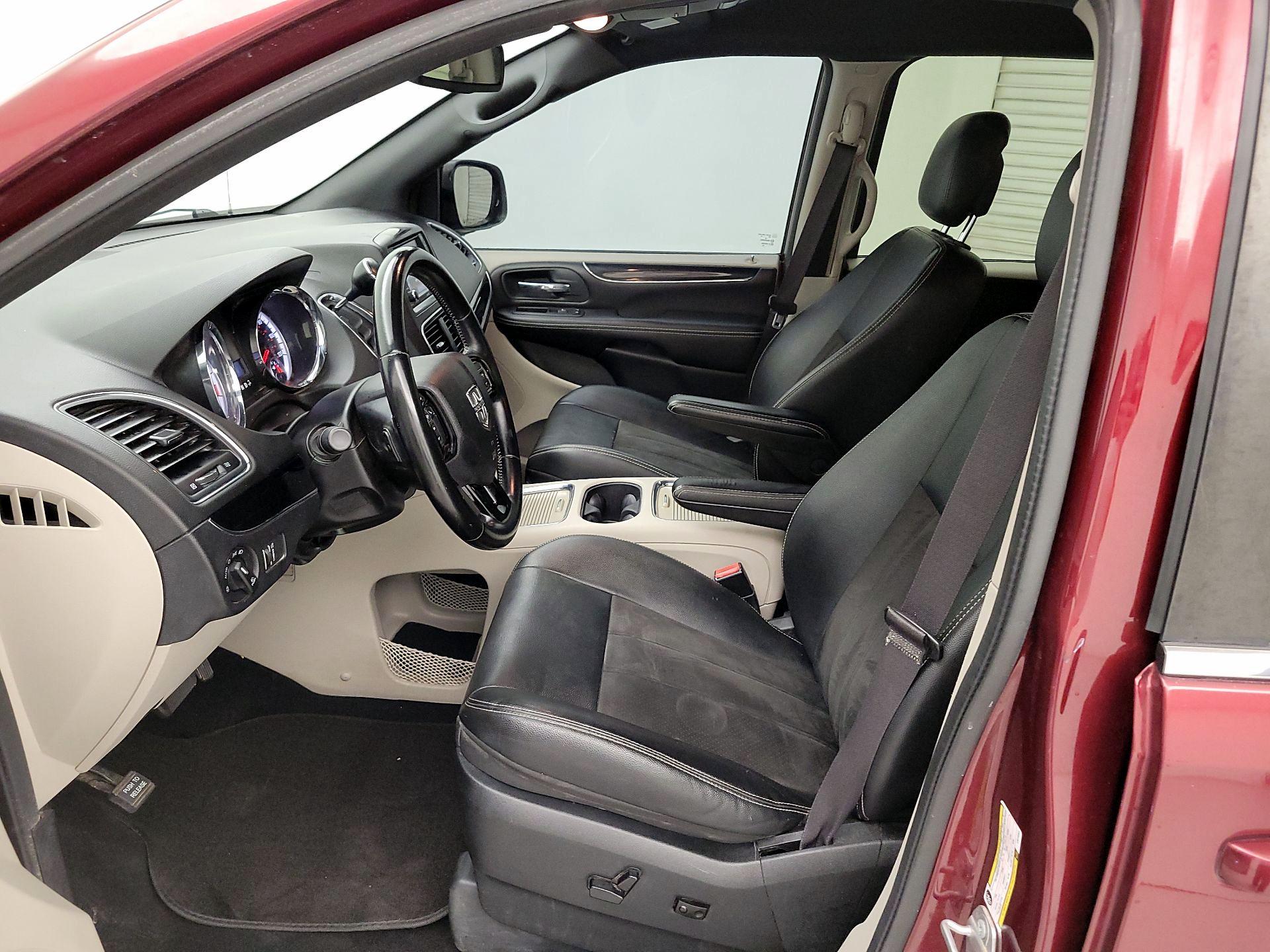 Thumbnail: 2020 Dodge Grand Caravan - 11