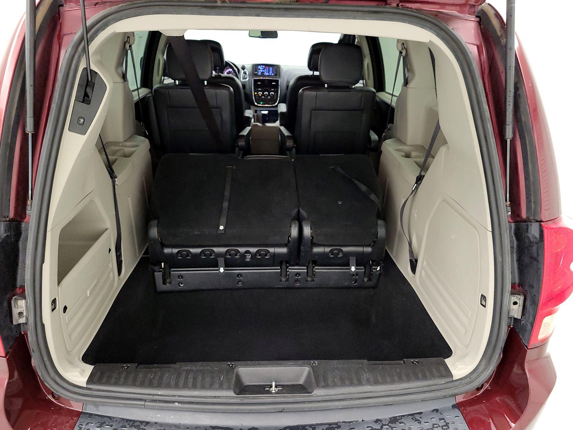 Thumbnail: 2020 Dodge Grand Caravan - 16
