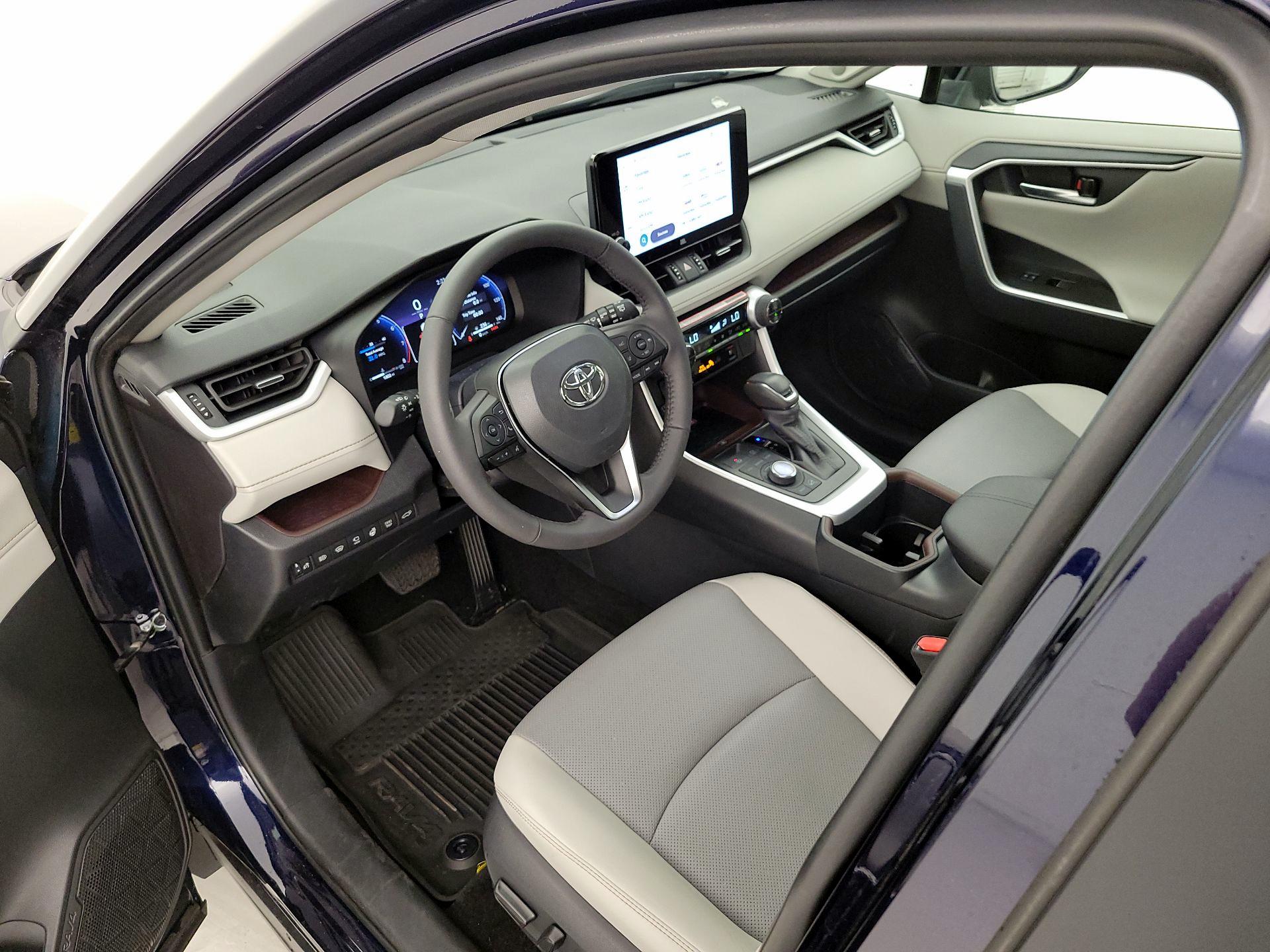 Thumbnail: 2025 Toyota RAV4 - 11