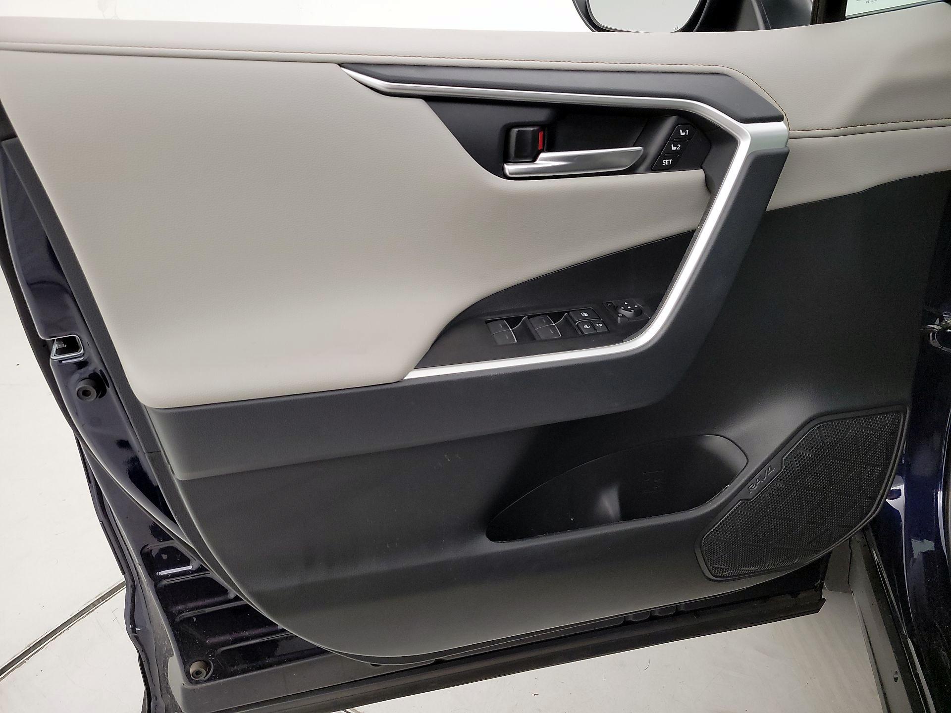 Thumbnail: 2025 Toyota RAV4 - 12