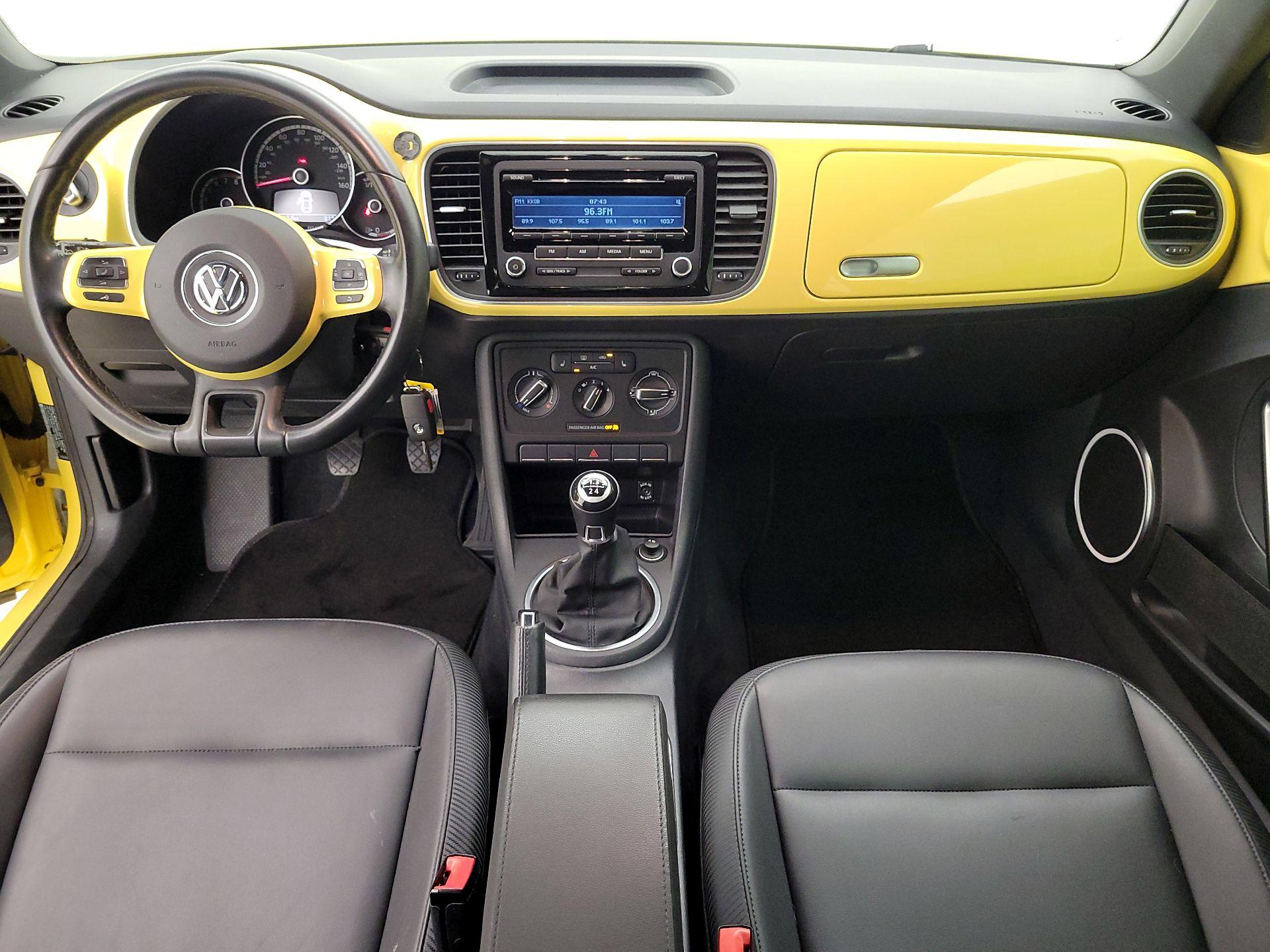 Thumbnail: 2014 Volkswagen Beetle - 9