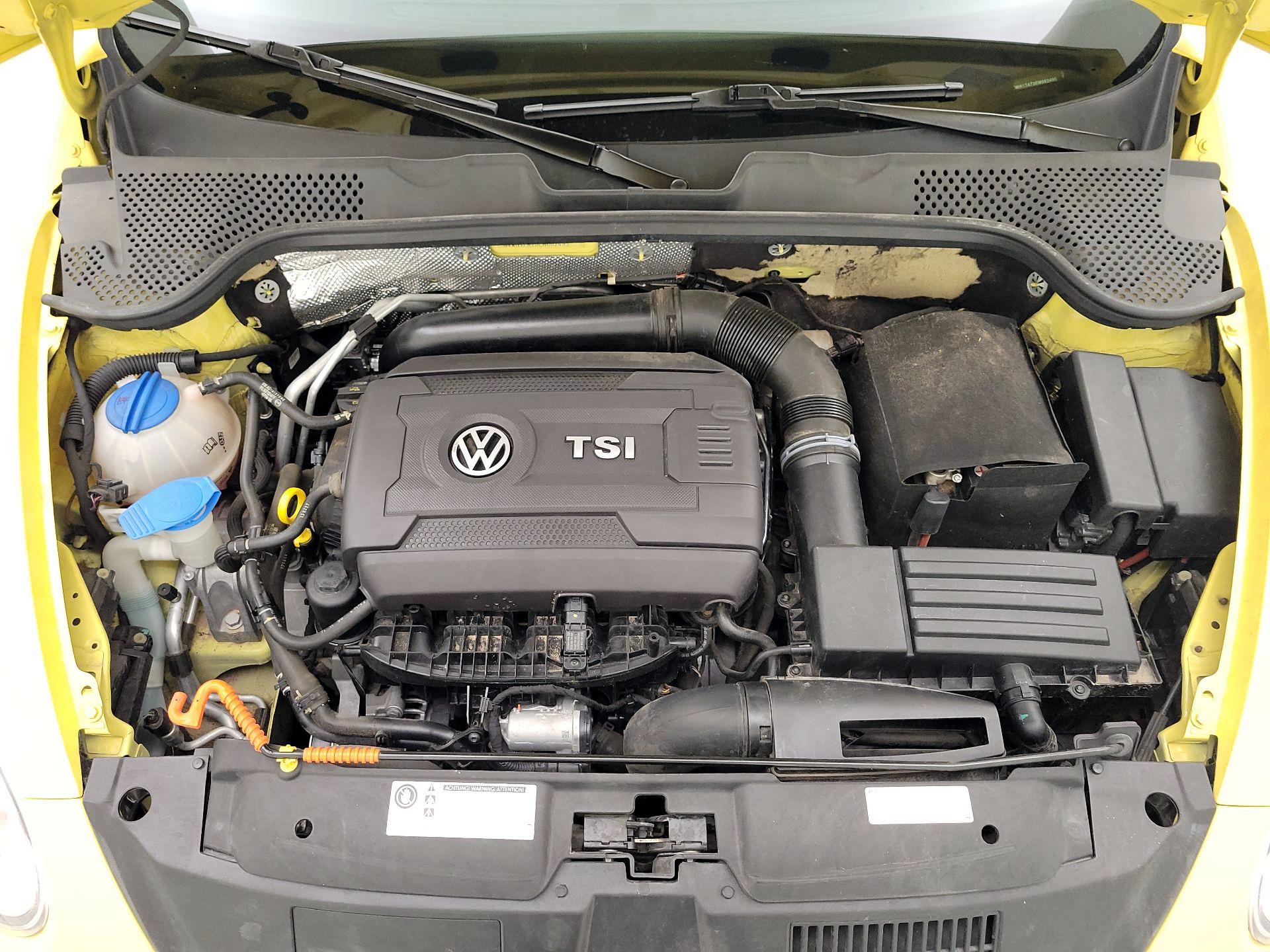 Thumbnail: 2014 Volkswagen Beetle - 17
