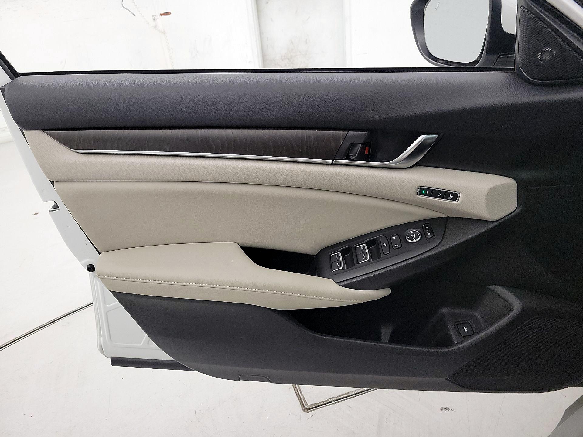 Thumbnail: 2018 Honda Accord - 12