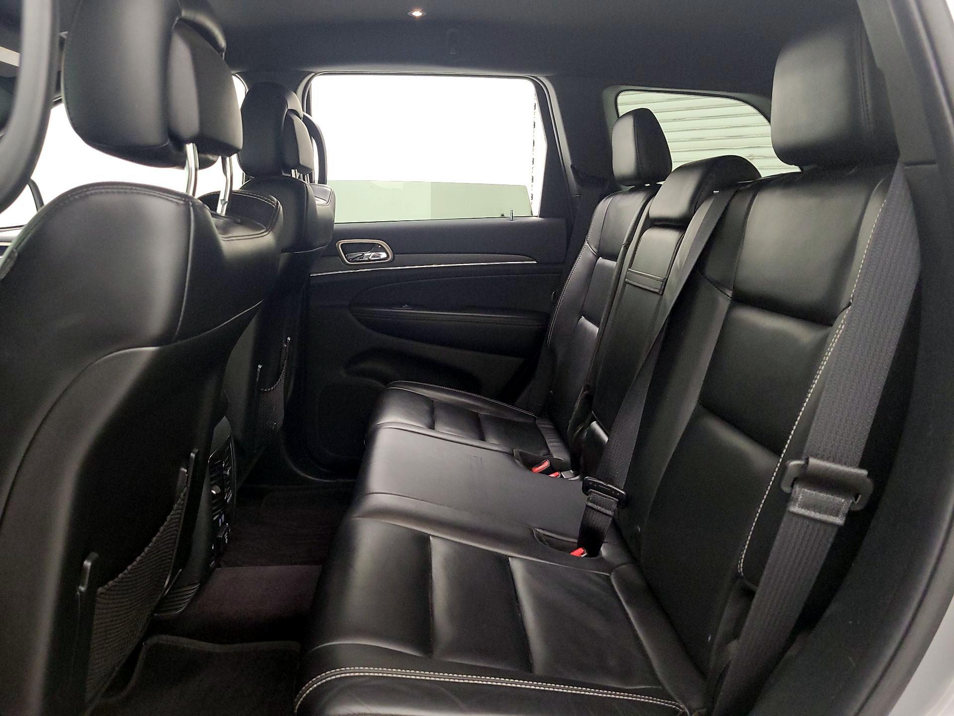Thumbnail: 2017 Jeep Grand Cherokee - 19