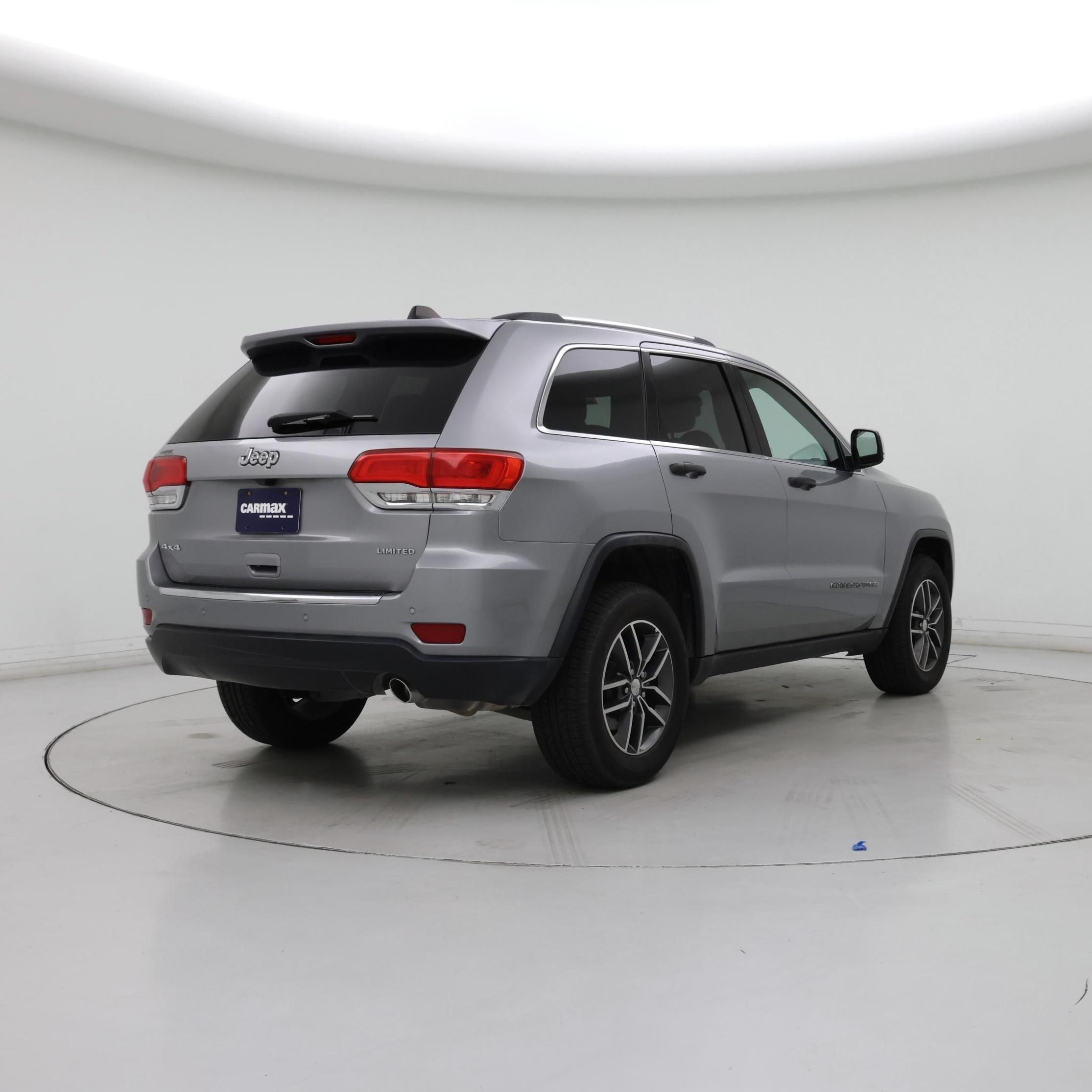Thumbnail: 2017 Jeep Grand Cherokee - 8