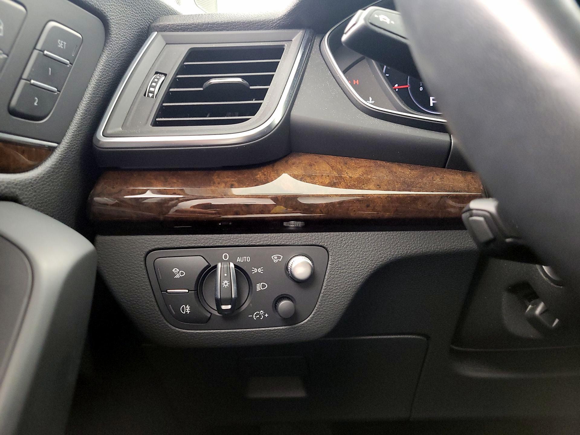 Thumbnail: 2019 Audi Q5 - 13