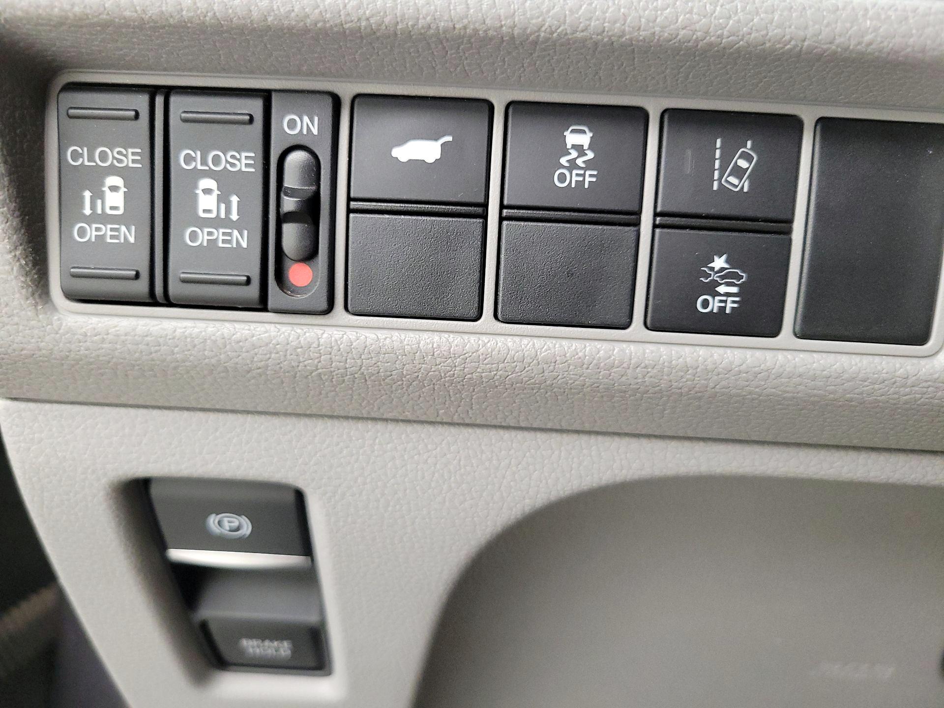 Thumbnail: 2019 Honda Odyssey - 13