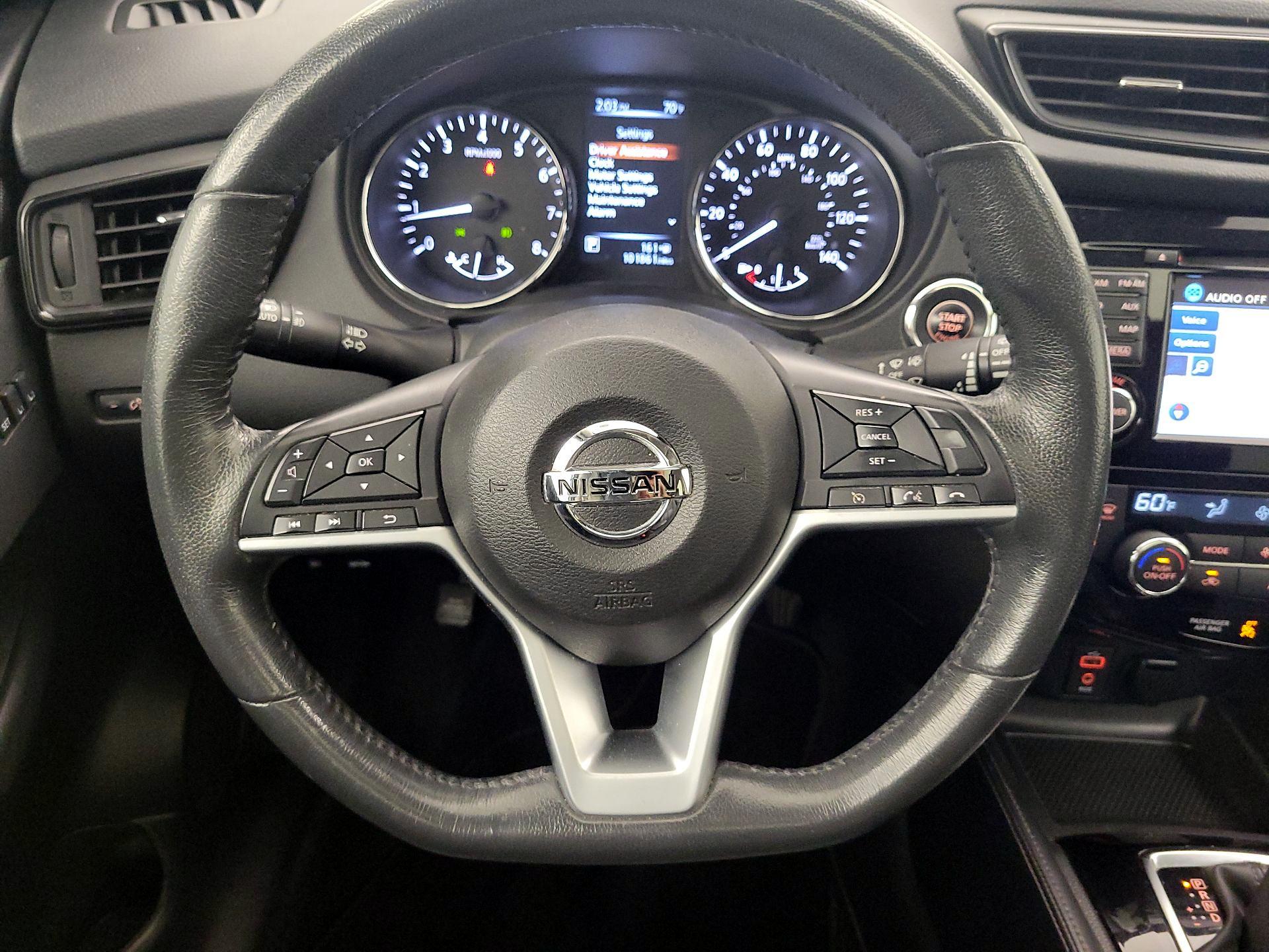 Thumbnail: 2017 Nissan Rogue - 10