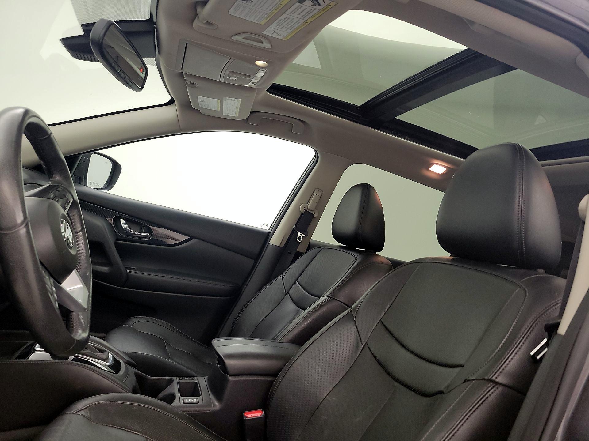 Thumbnail: 2017 Nissan Rogue - 20