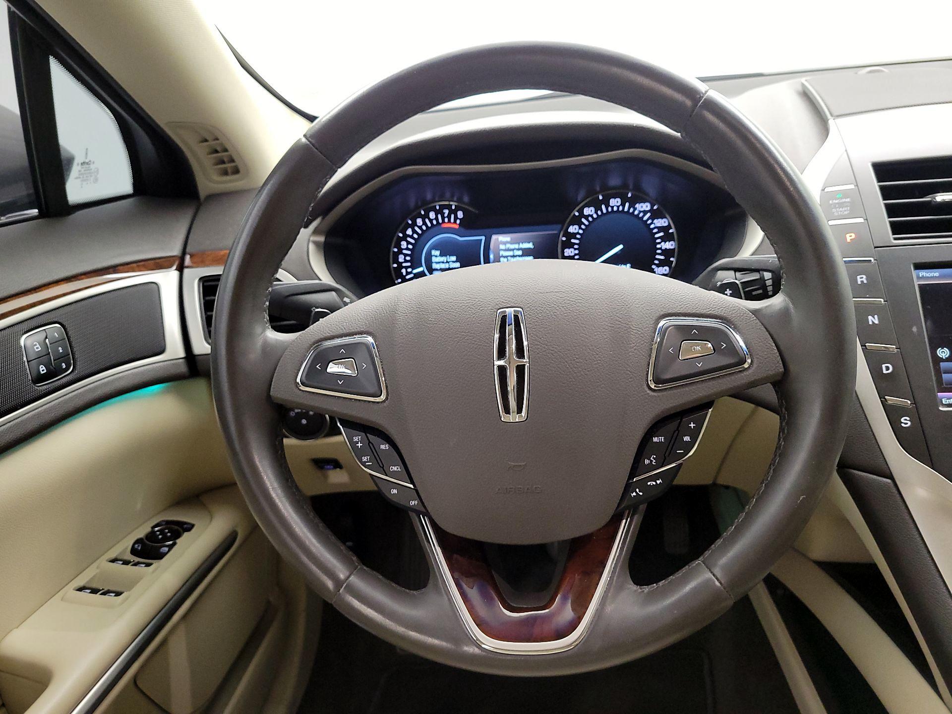 Thumbnail: 2015 Lincoln MKZ - 10