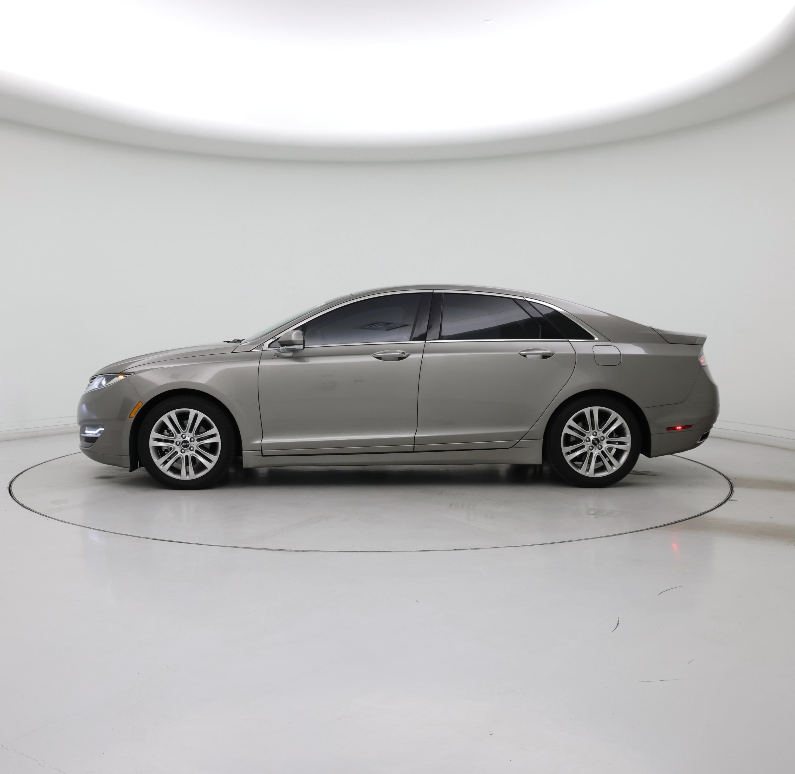 Thumbnail: 2015 Lincoln MKZ - 3
