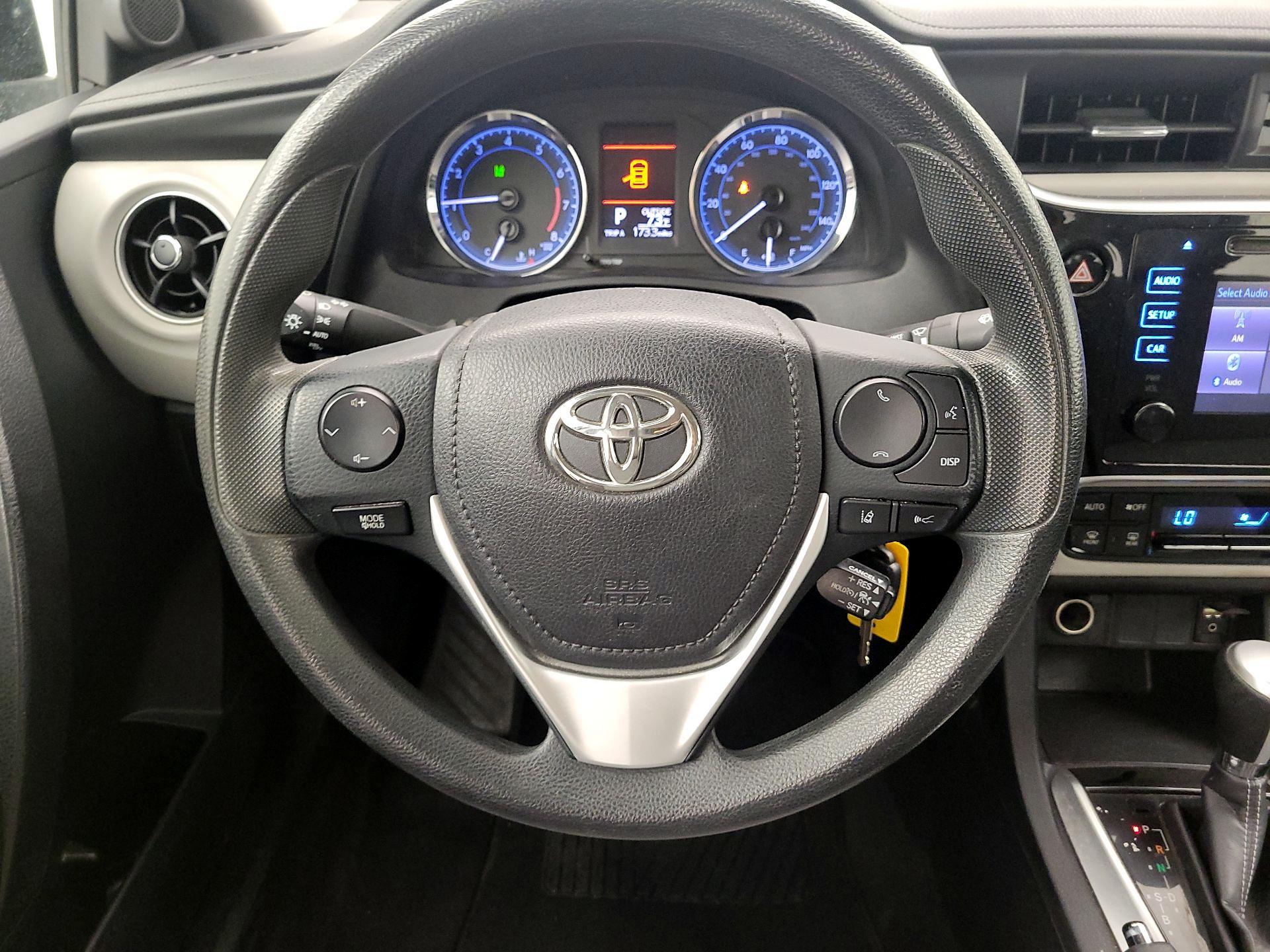 Thumbnail: 2017 Toyota Corolla - 10