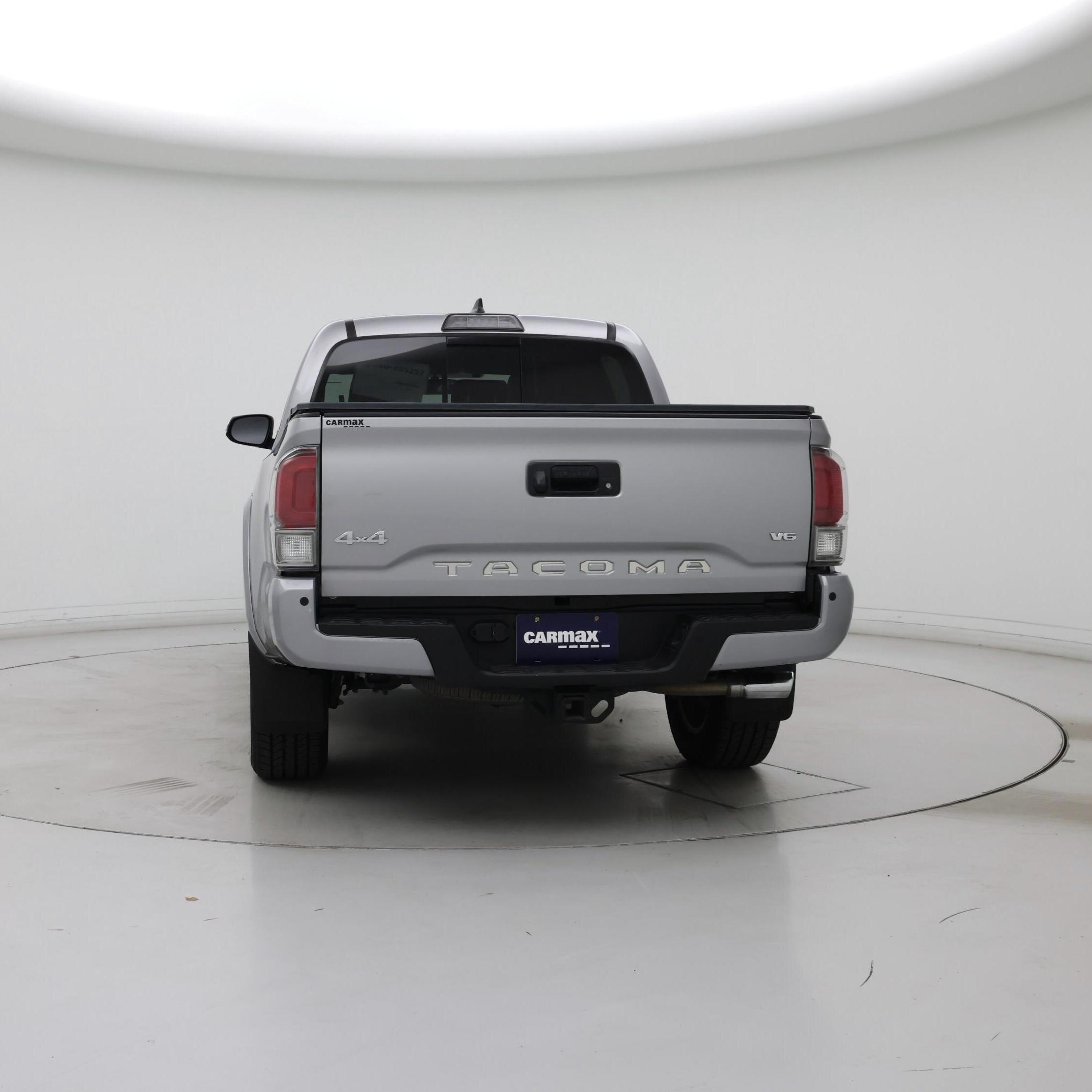 Thumbnail: 2017 Toyota Tacoma - 6