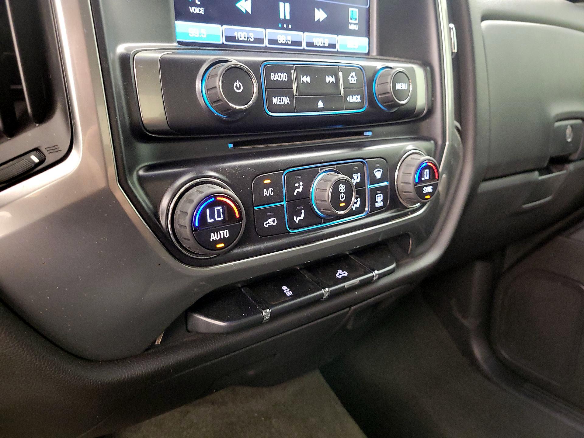 Thumbnail: 2015 Chevrolet Silverado 1500 - 16