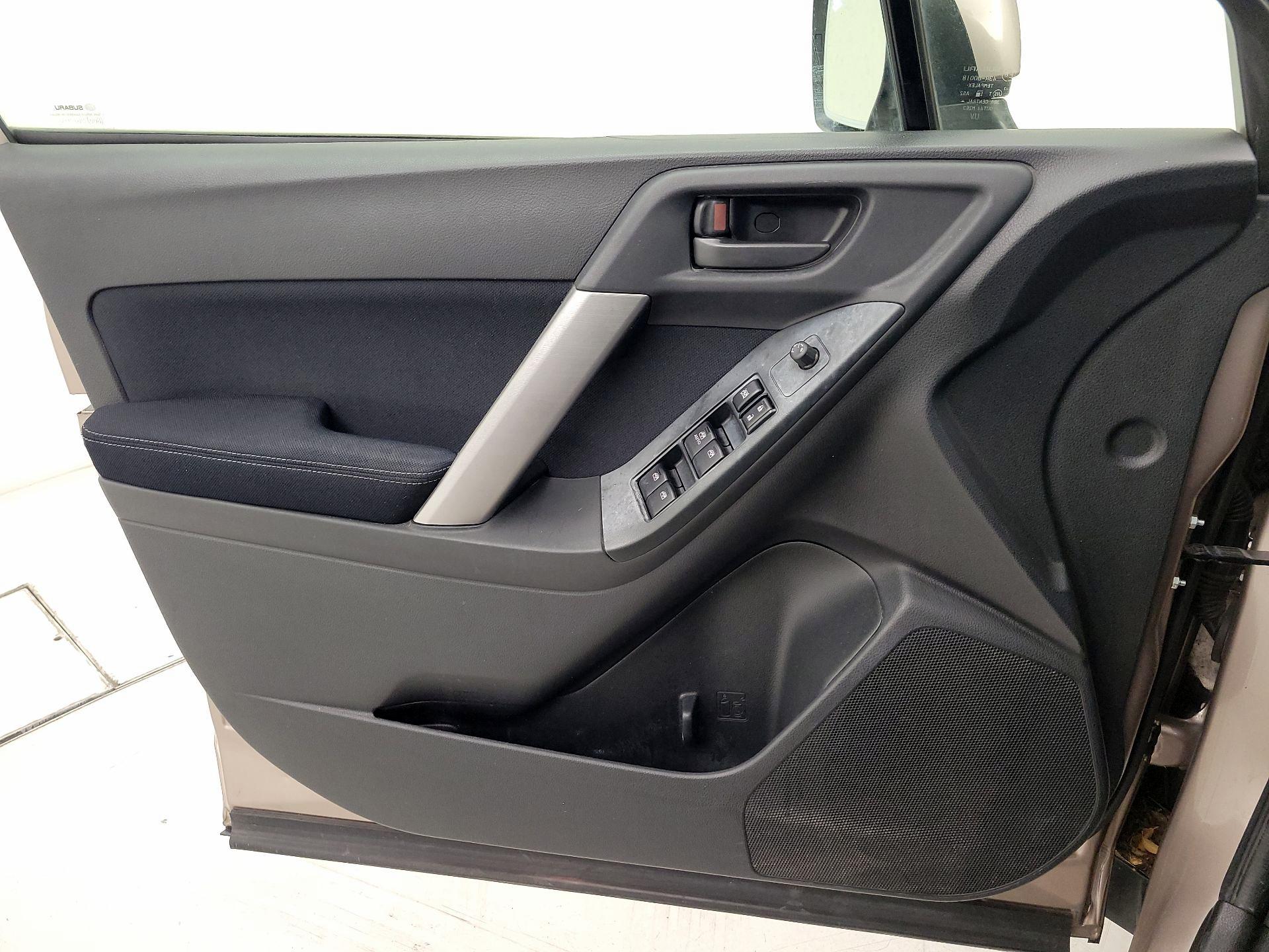 Thumbnail: 2015 Subaru Forester - 12