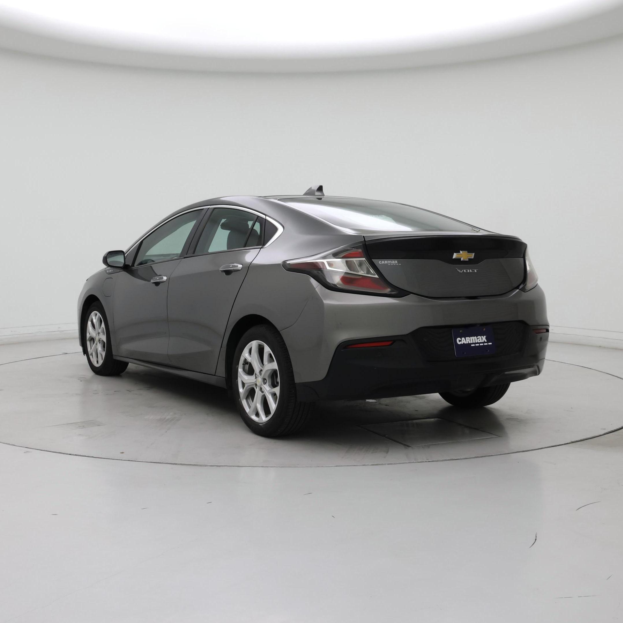 Thumbnail: 2017 Chevrolet Volt - 2