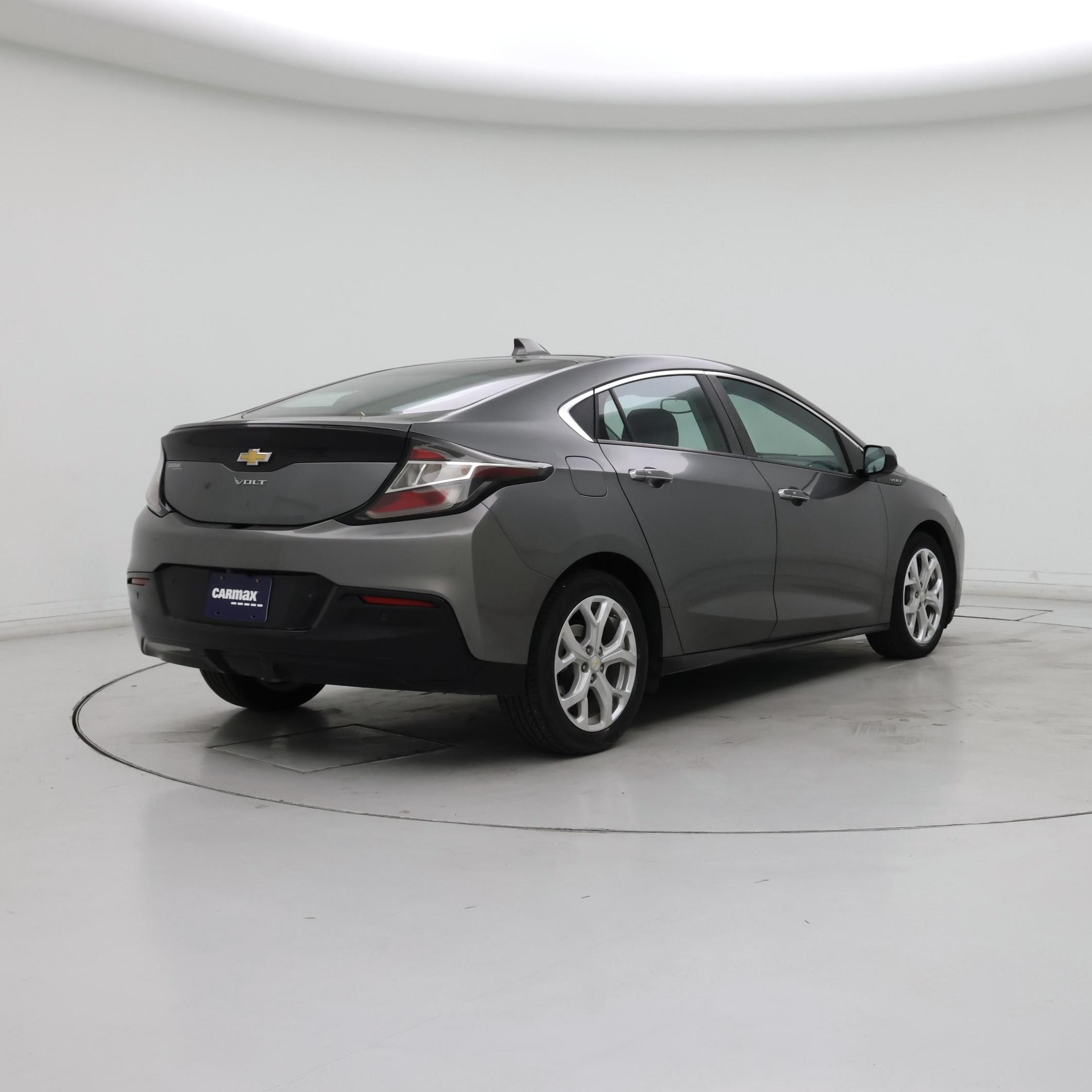 Thumbnail: 2017 Chevrolet Volt - 8