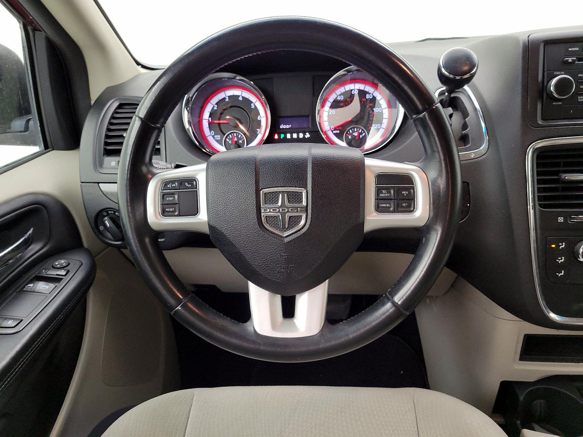 Thumbnail: 2016 Dodge Grand Caravan - 10
